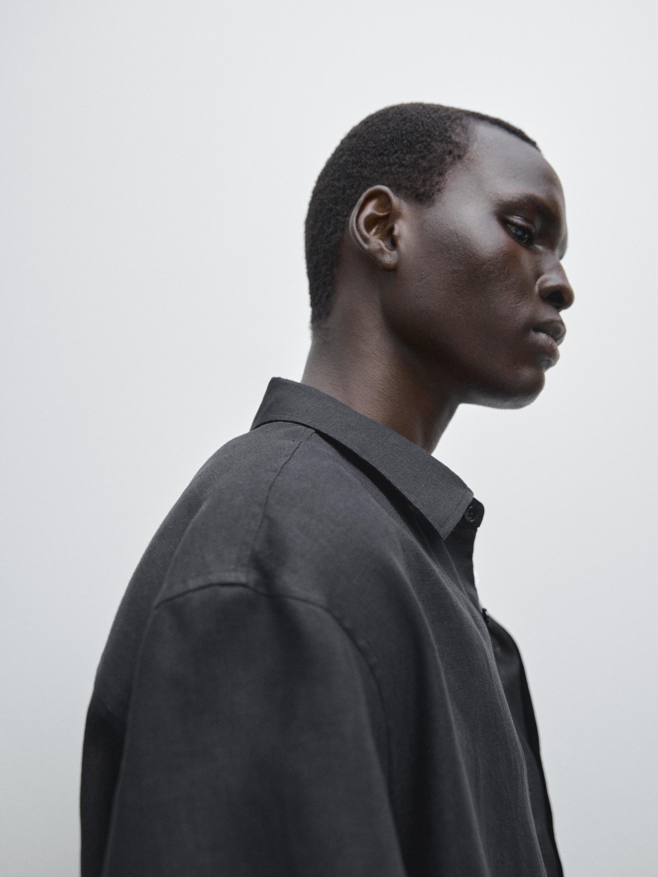 Klasikinio kirpimo marškiniai trumpomis rankovėmis