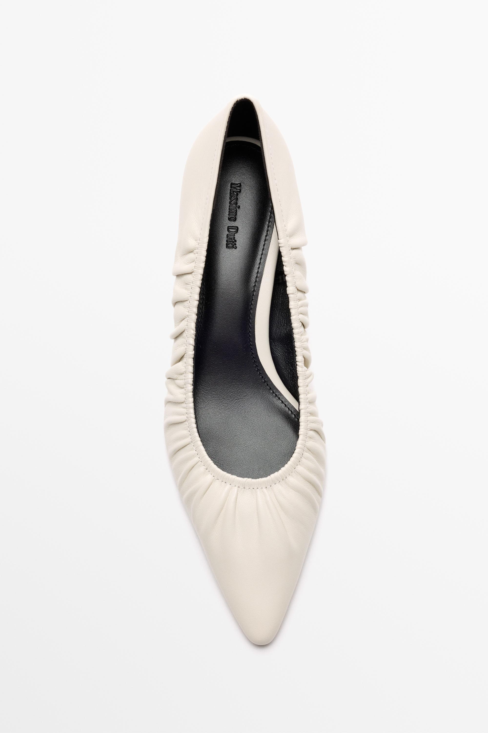 Ruched leather heel shoe