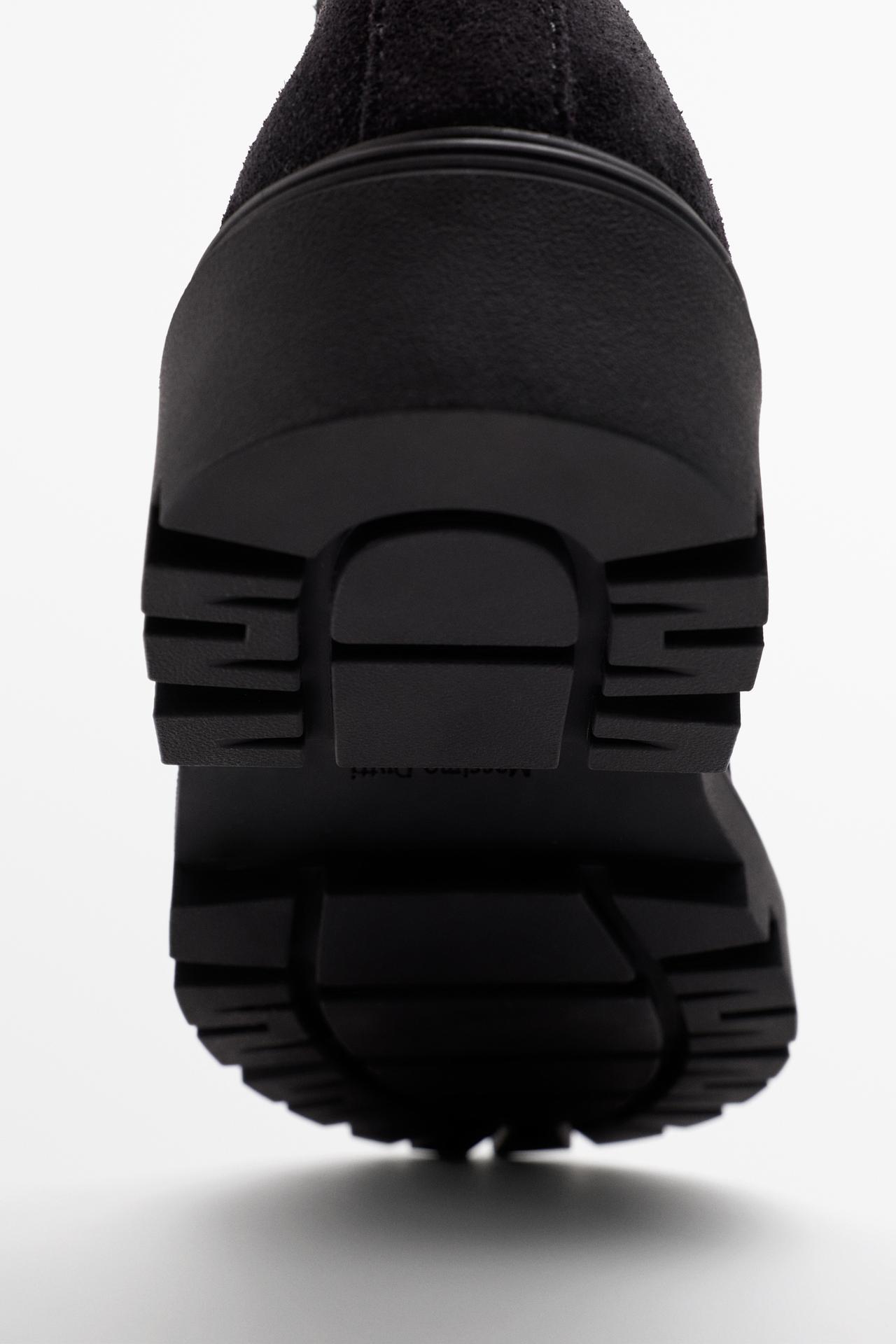 Flat Chelsea track sole ankle boot — BLUE