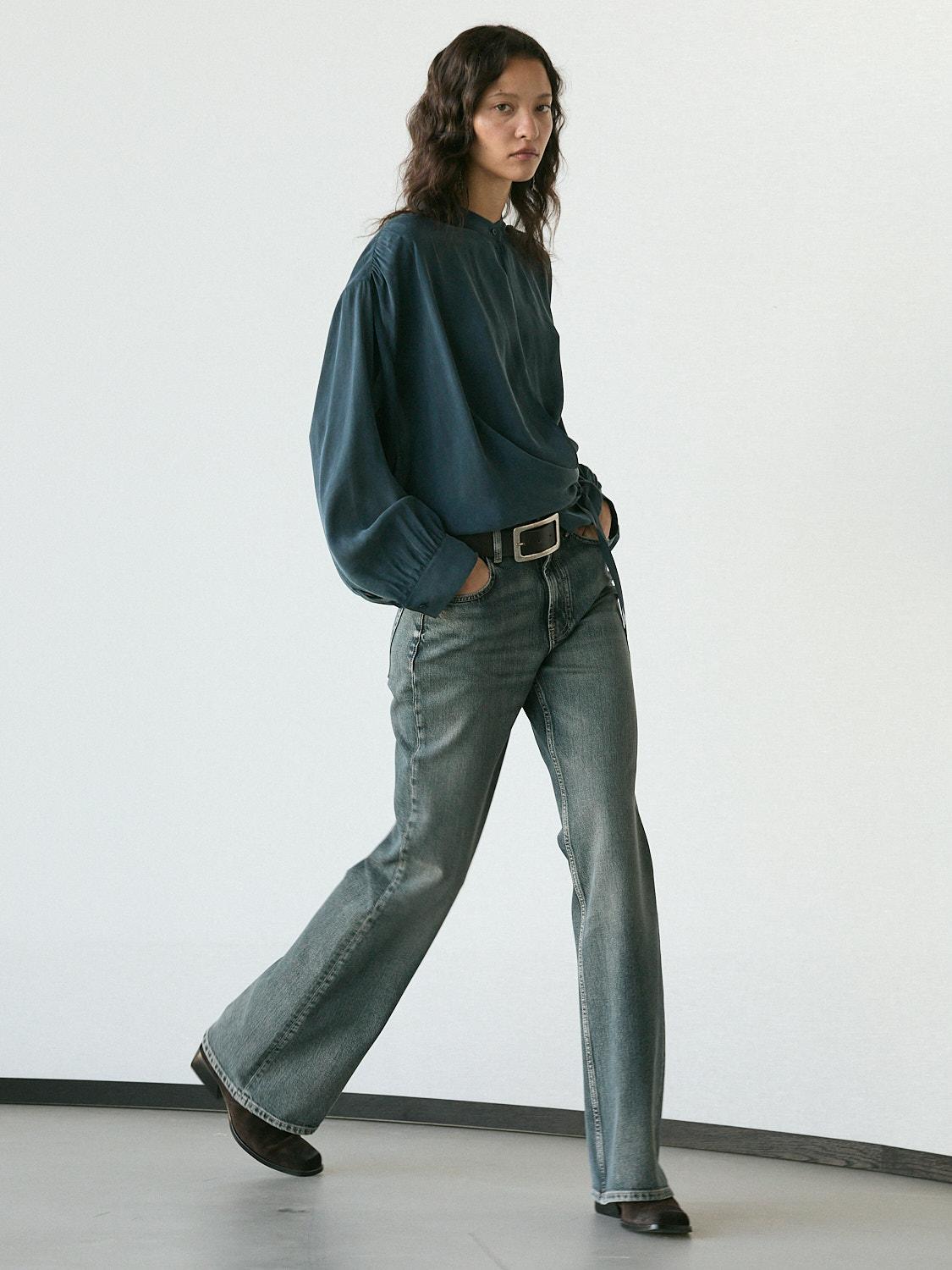 Mid-rise straight-leg flare fit jeans — MEDIUM BLUE