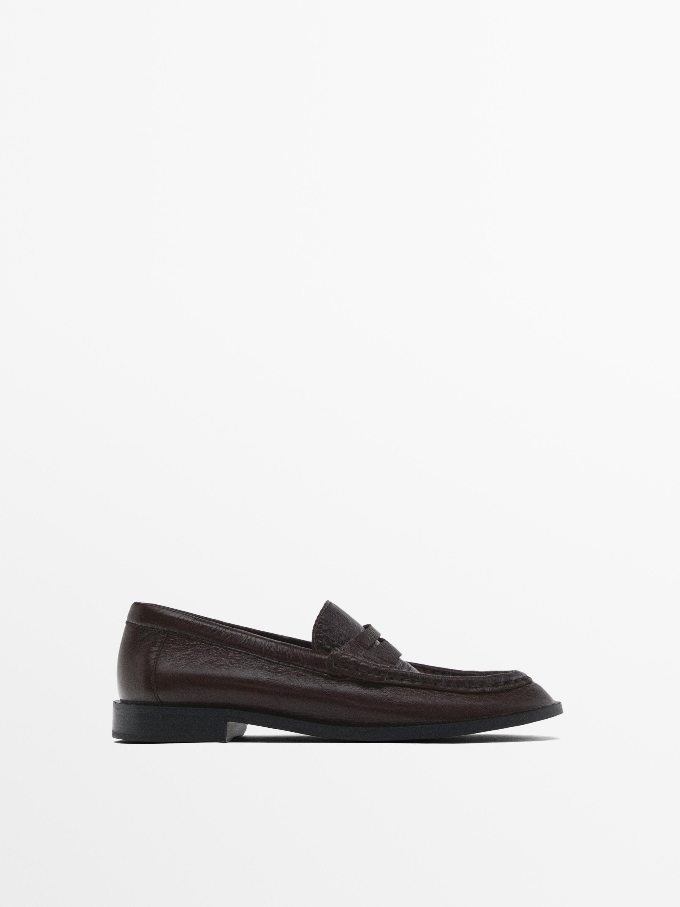 Mocassins en cuir avec patte Marron Chaussures Basses Massimo Dutti