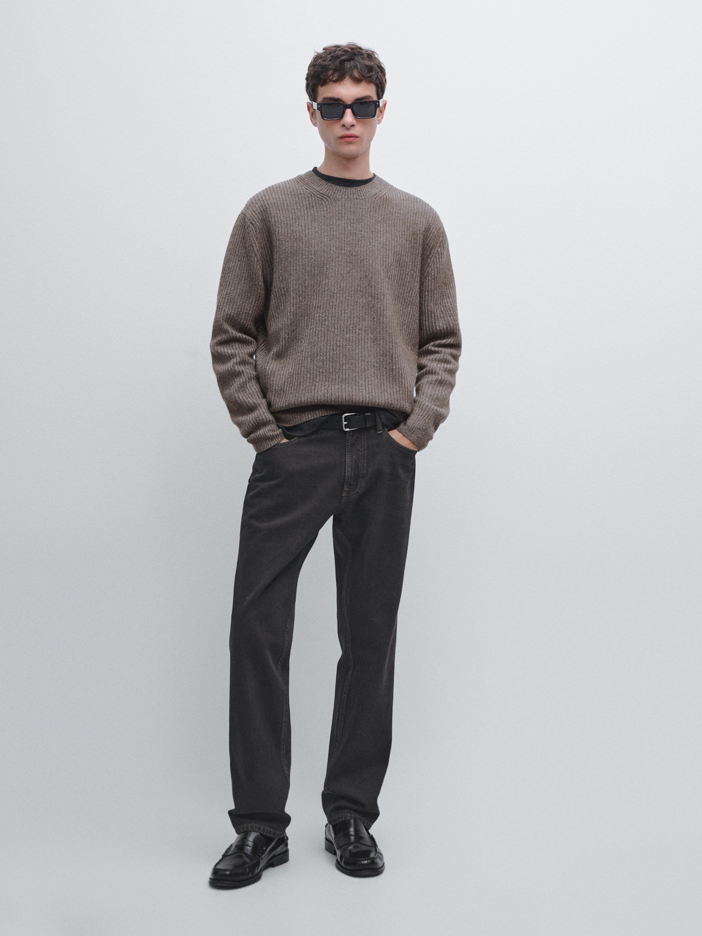 Sweter leher bulat campuran wol