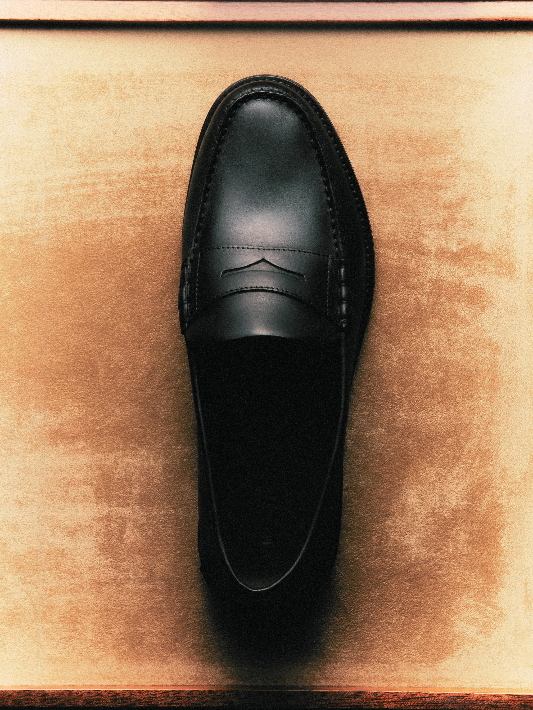 Leather loafer — BLACK