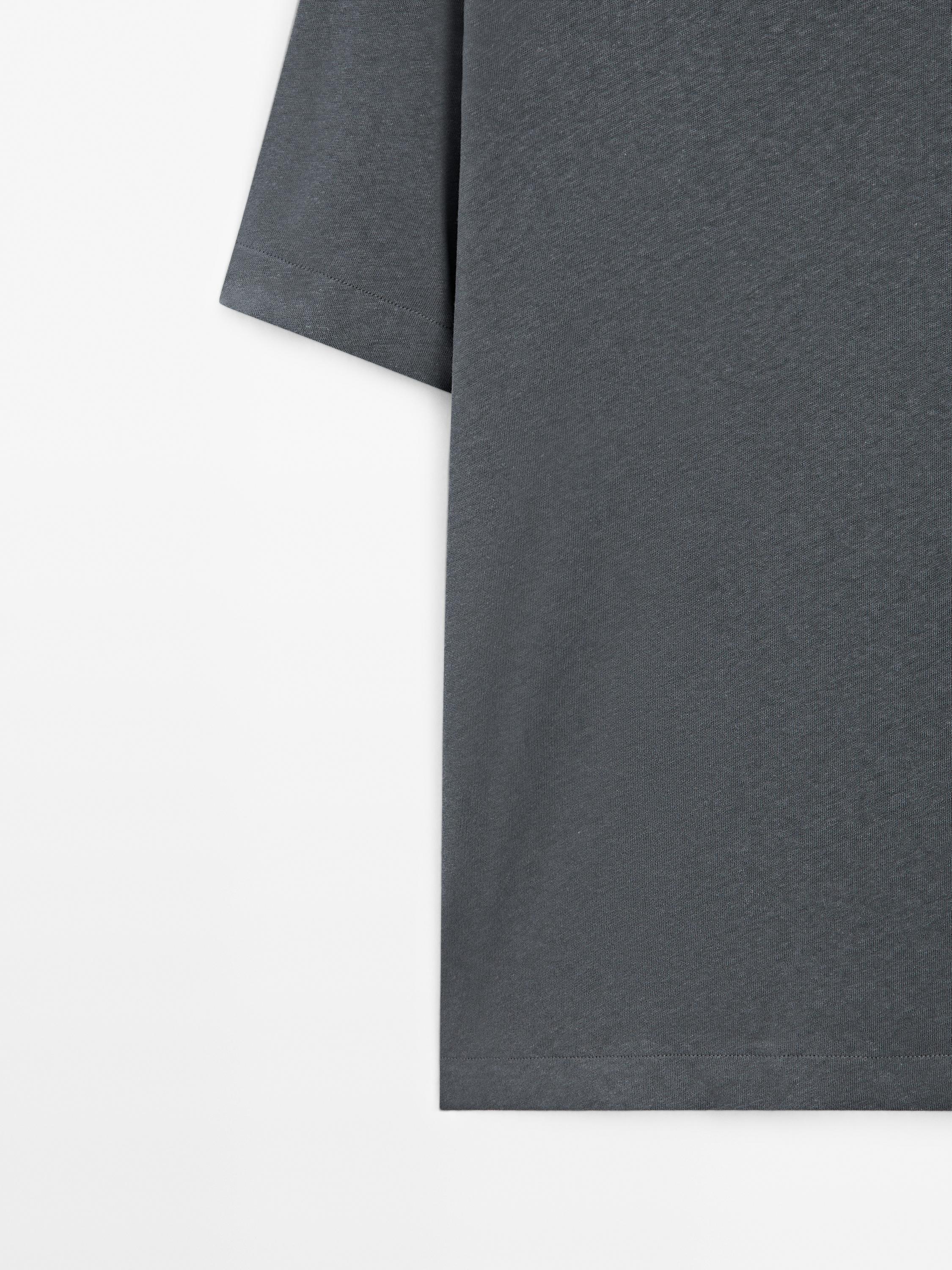 Short-sleeved T-shirt with linen