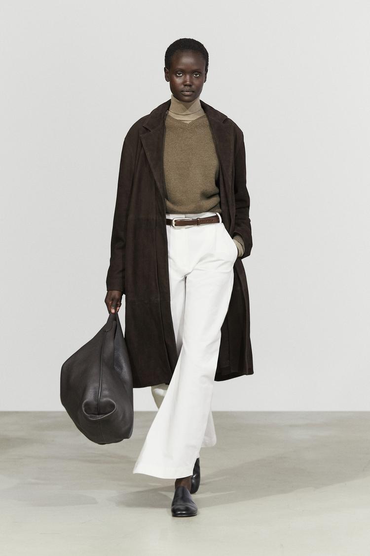 Suede coat with detachable collar — BROWN