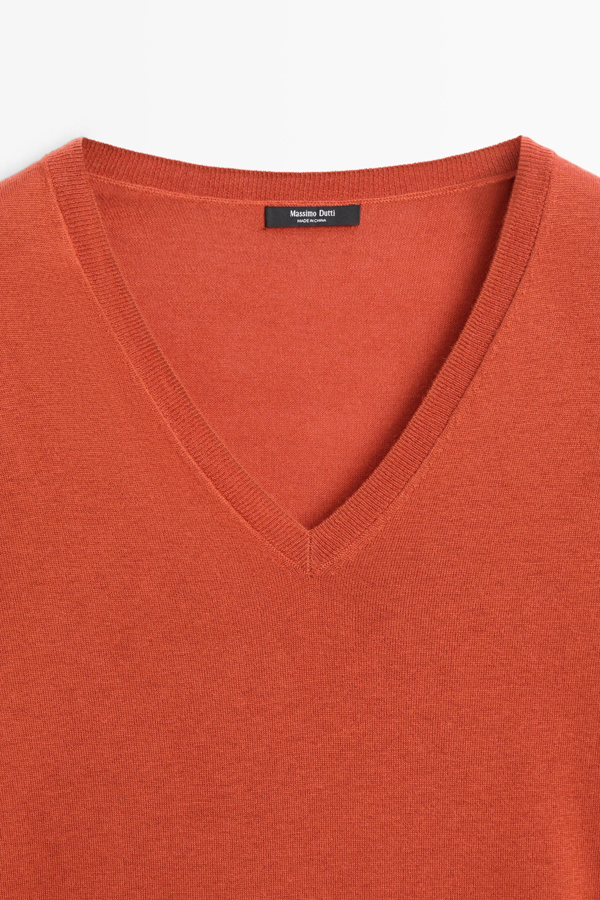 V-neck knit sweater — BURNT ORANGE
