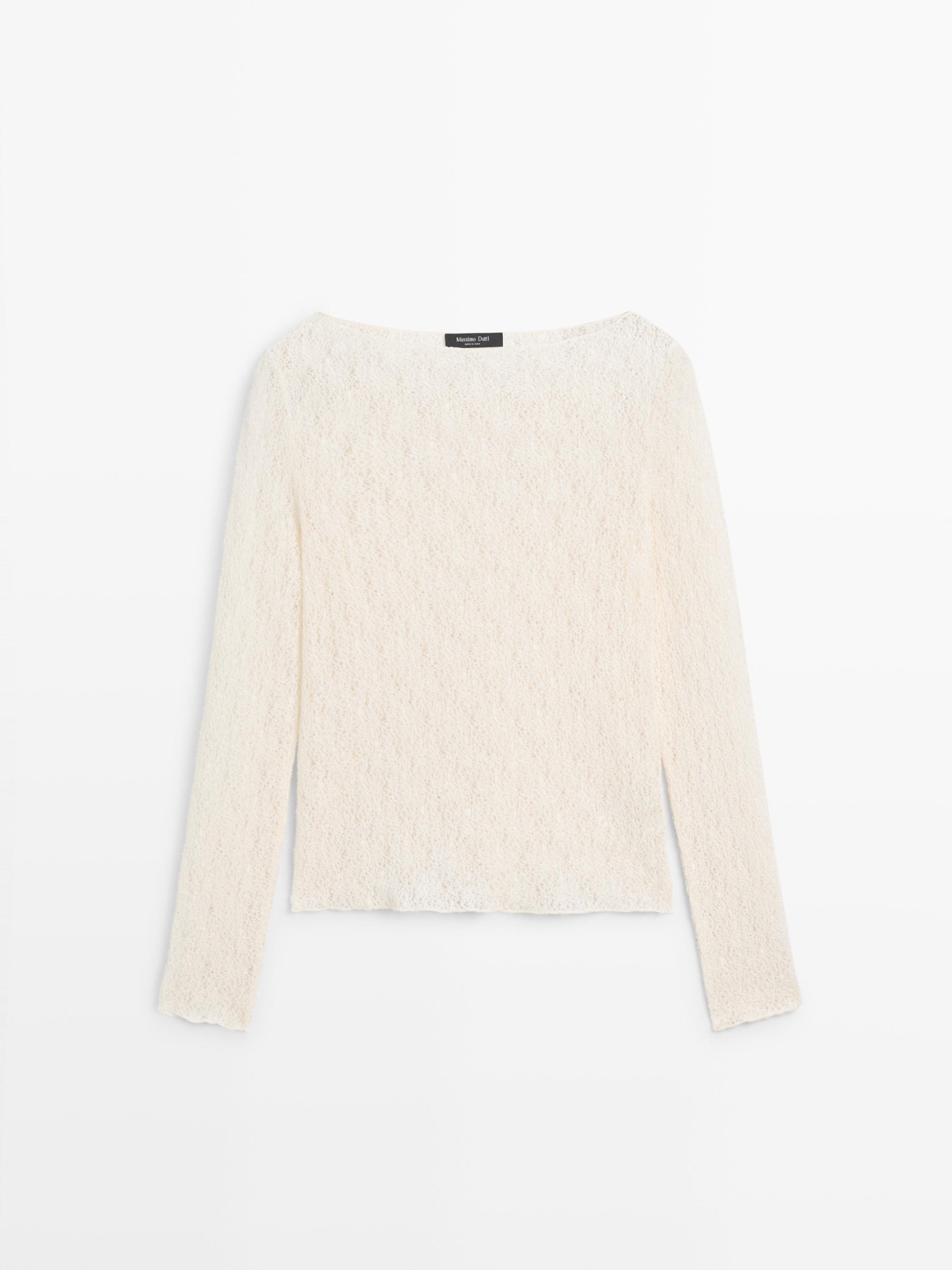 Μπλούζα με λαιμόκοψη χαμόγελο και λεπτομέρεια δαντέλας