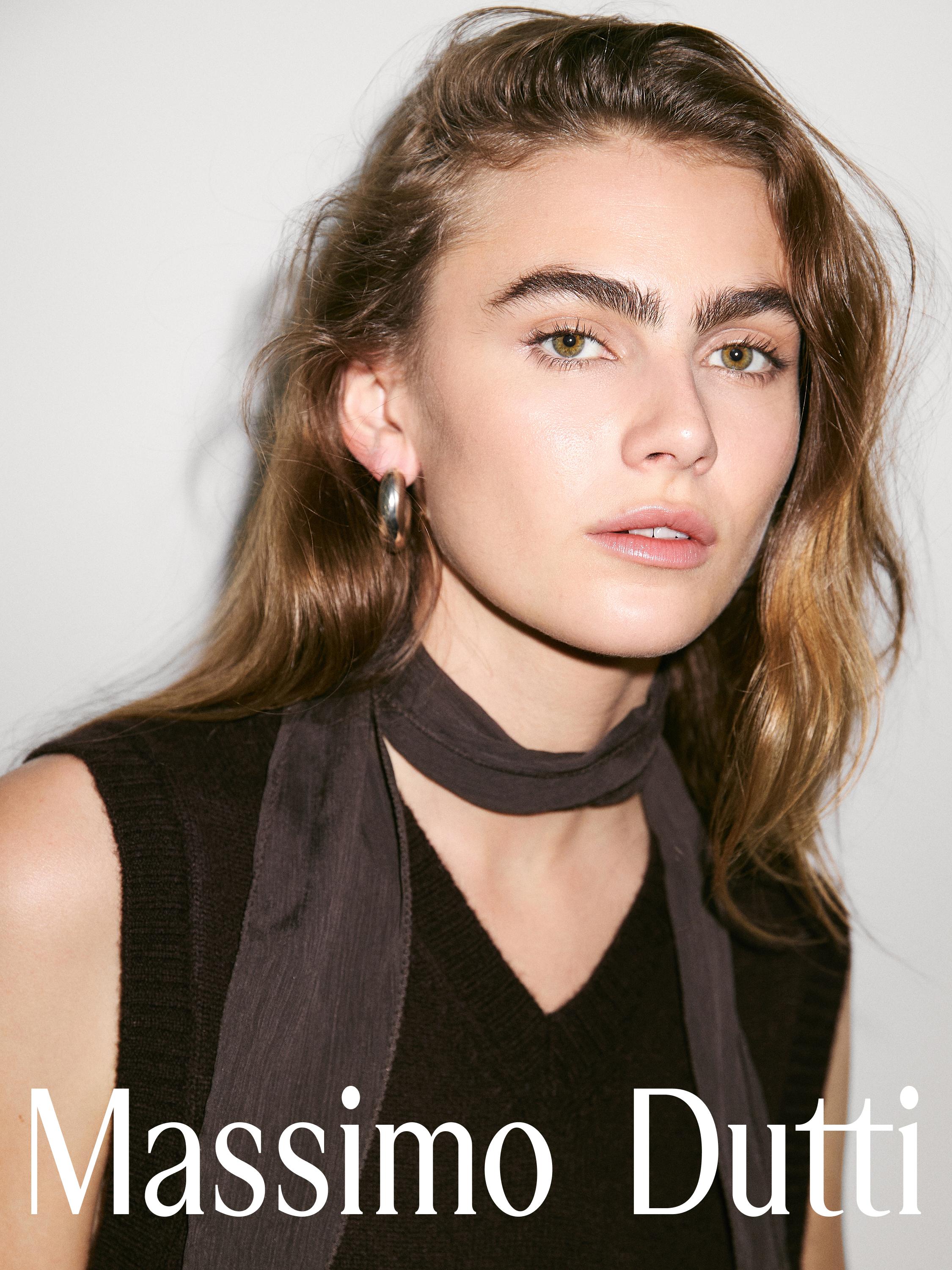 100% cashmere V-neck vest