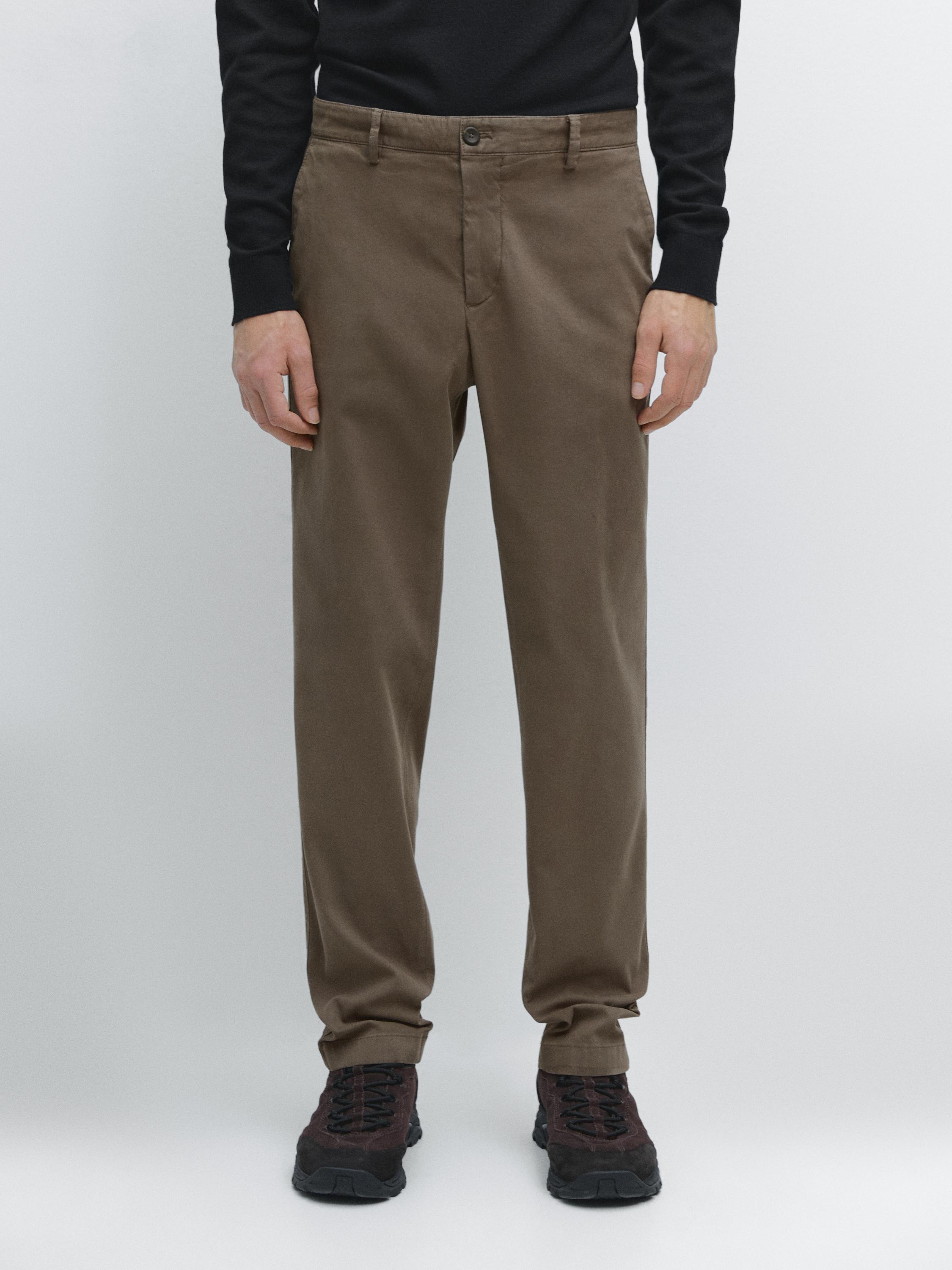Green microstructure slim-fit pants set with side pockets and a front button.