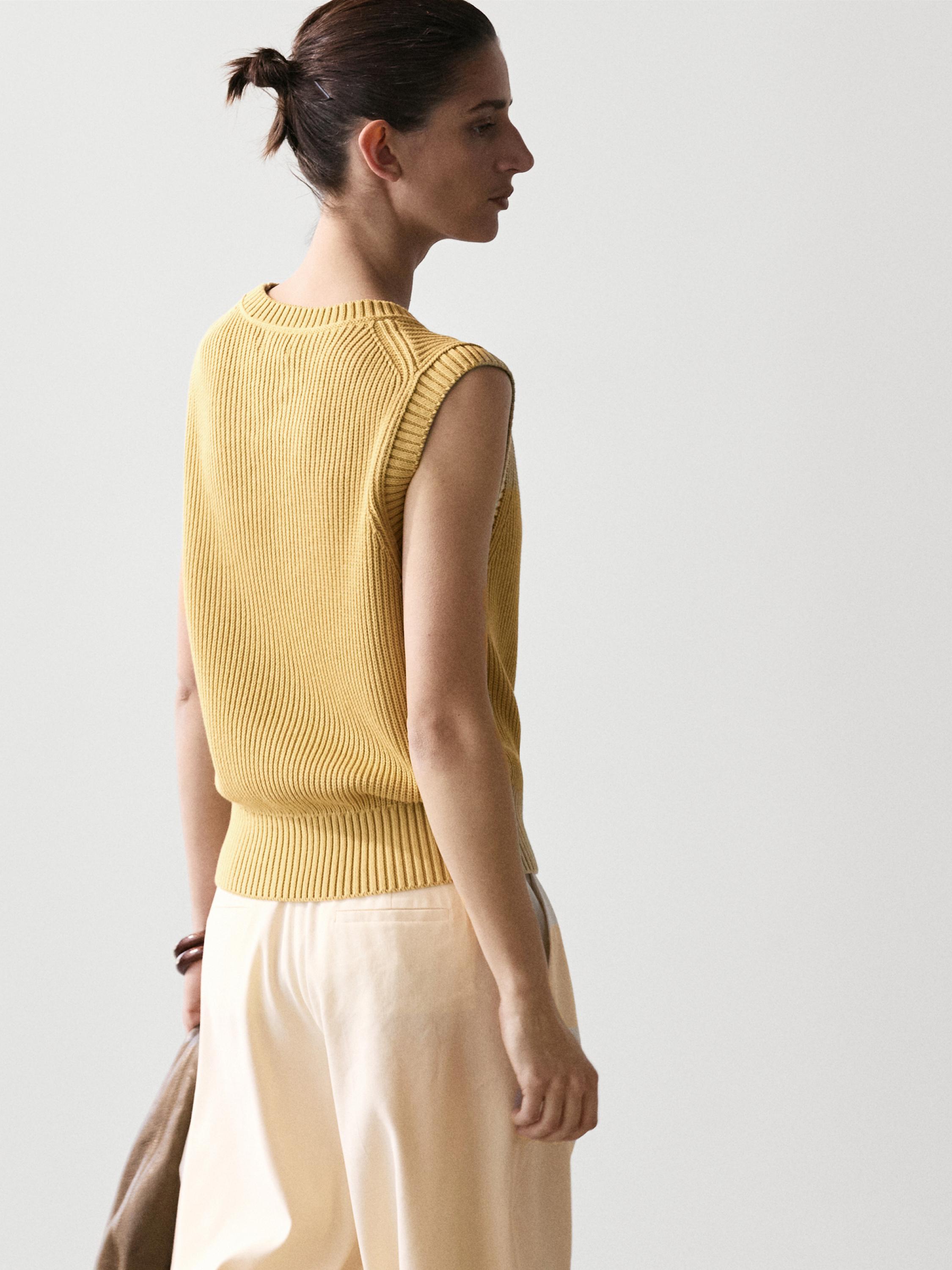 Cotton knit crew neck vest — GREENISH