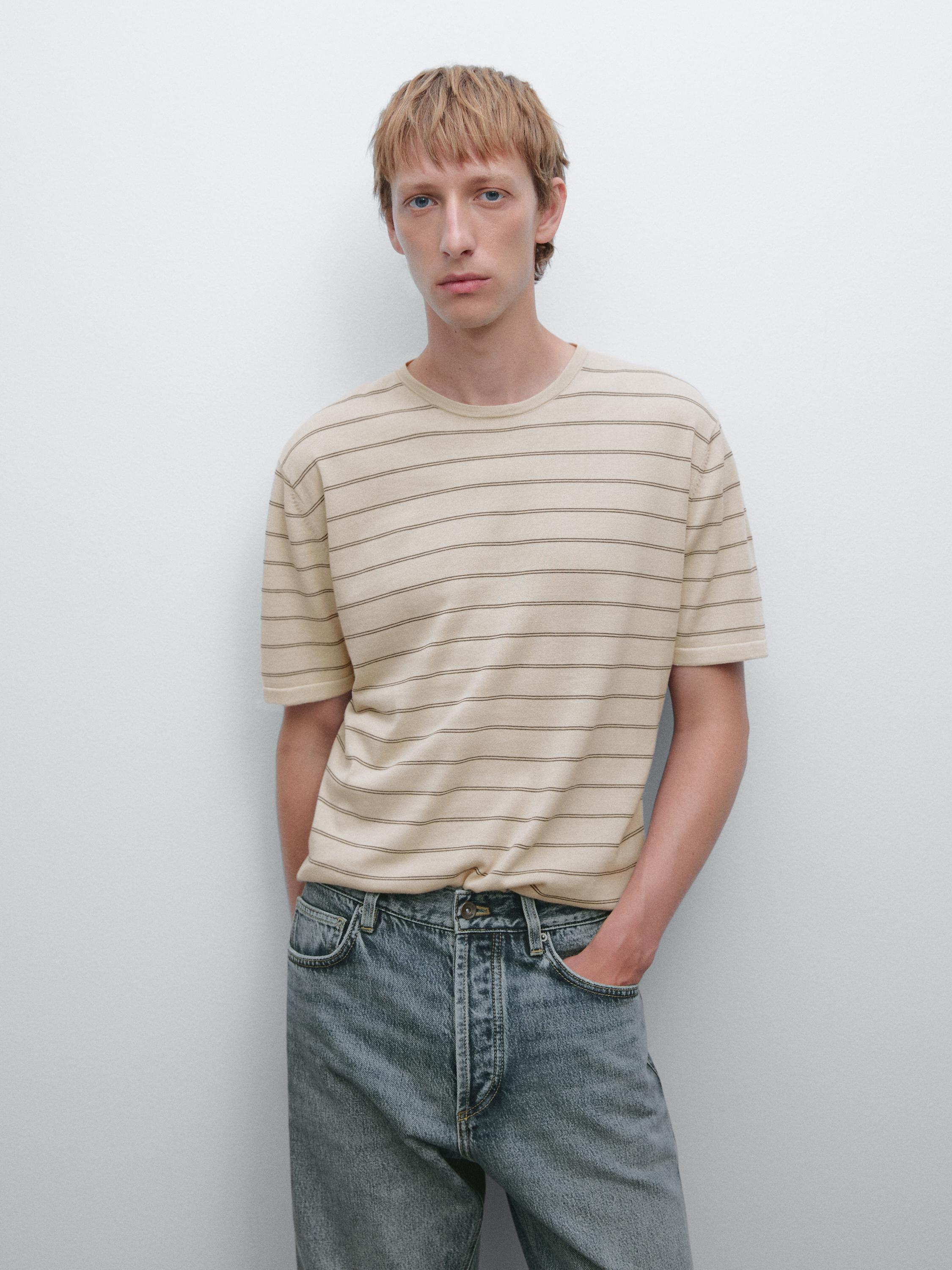 Футболка из легкого трикотажа в полоску