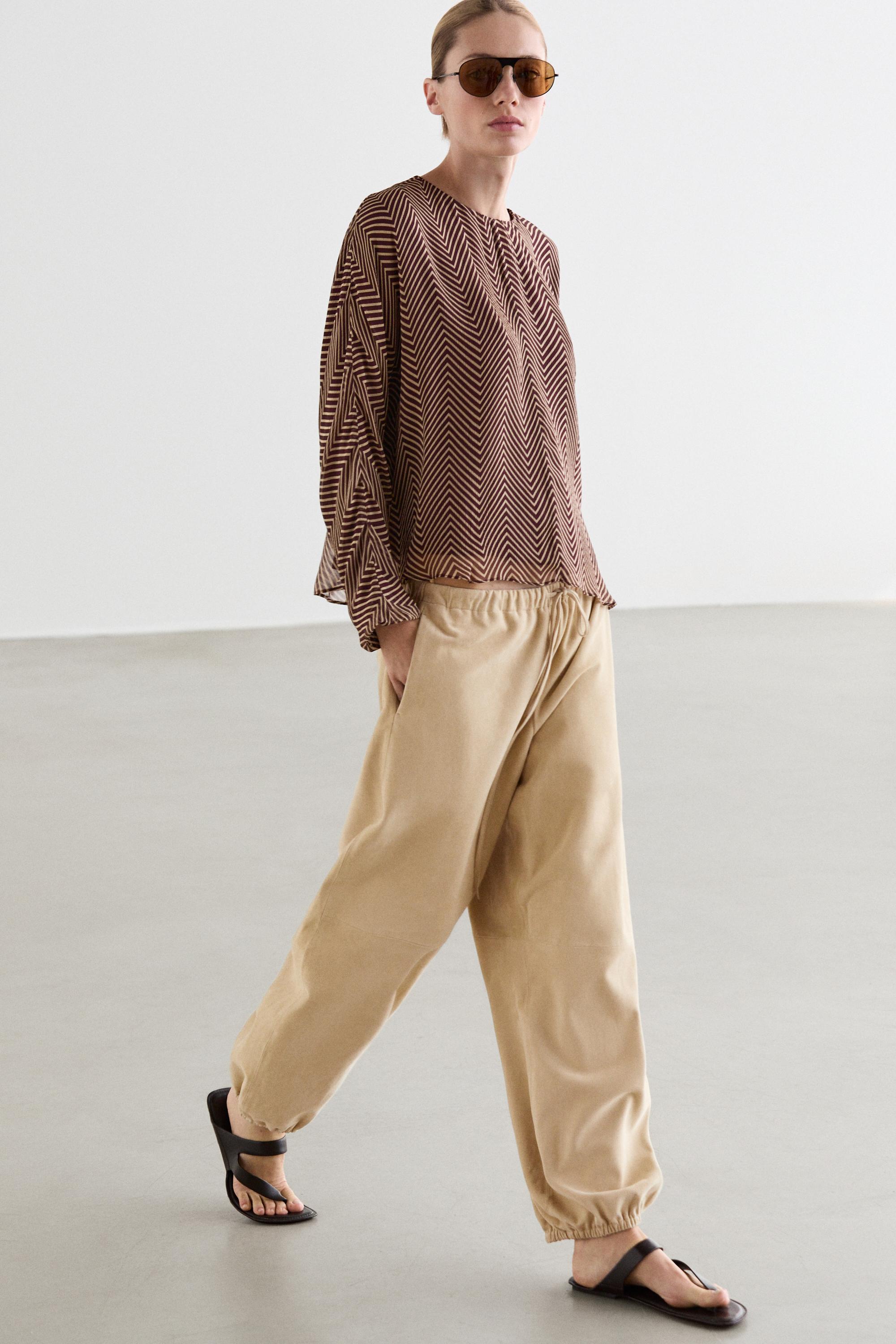 Flowing geometric print blouse — BURGUNDY