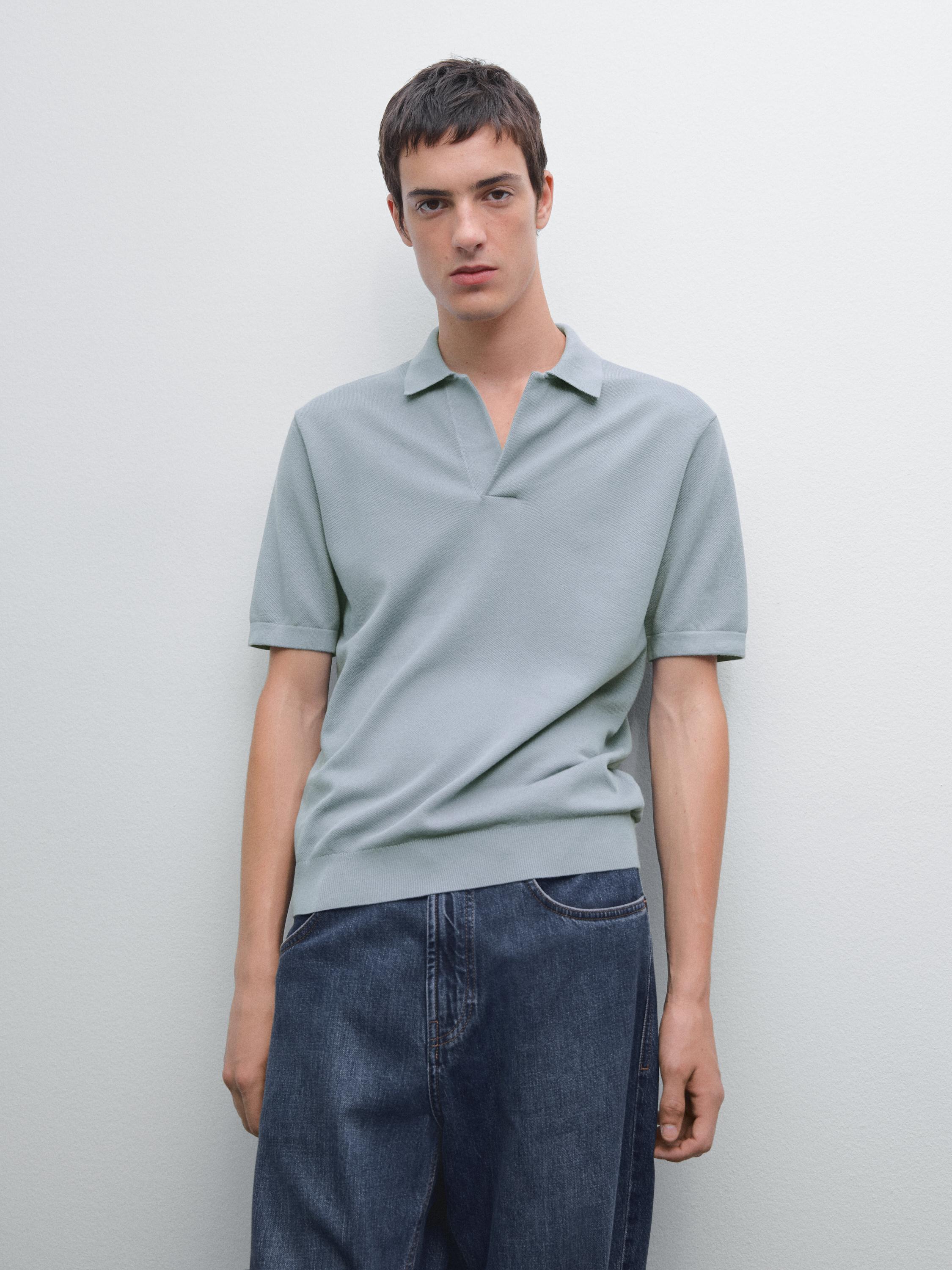 V-neck knitted polo shirt