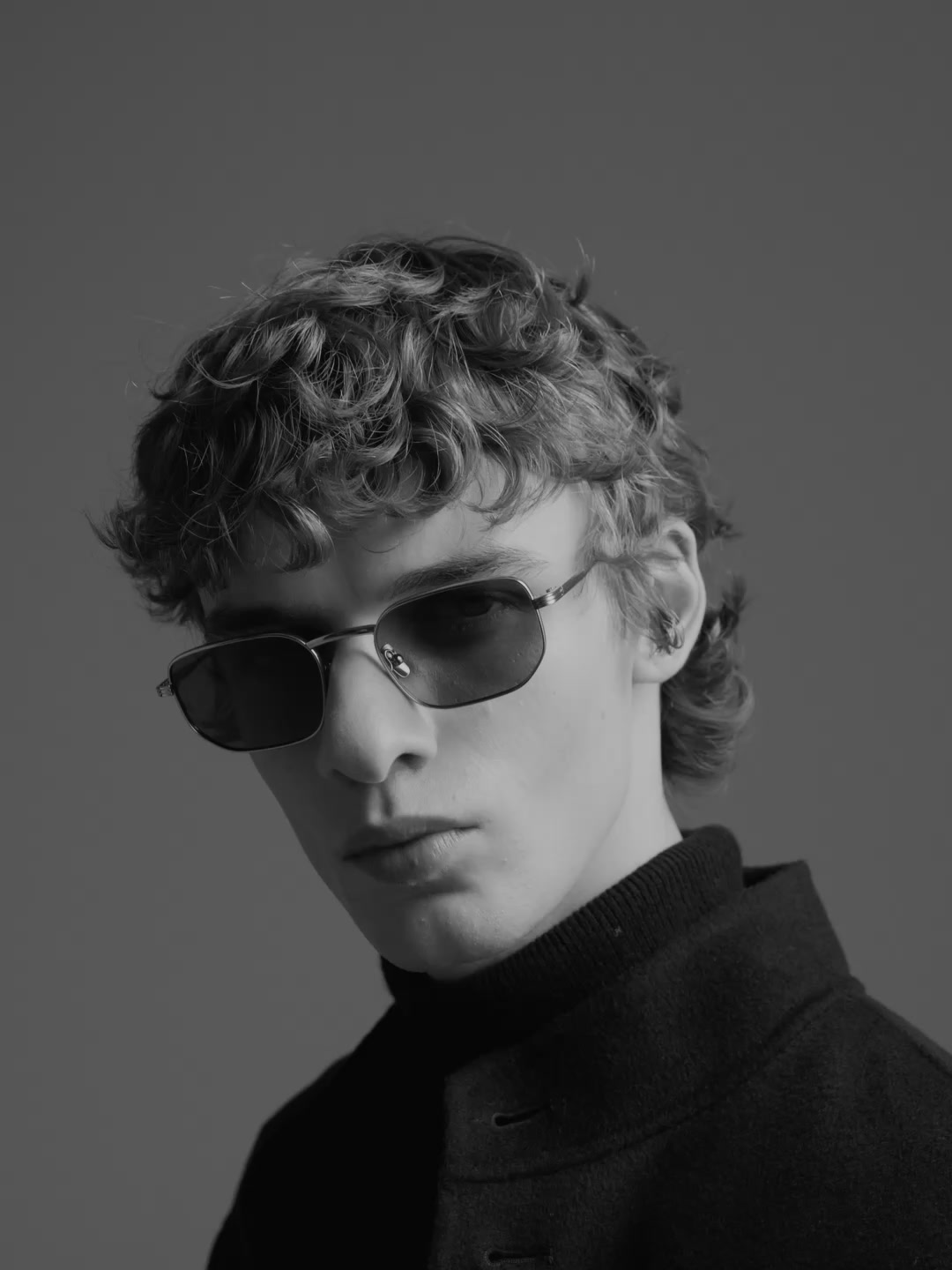 Квадратные металлические солнцезащитные очки