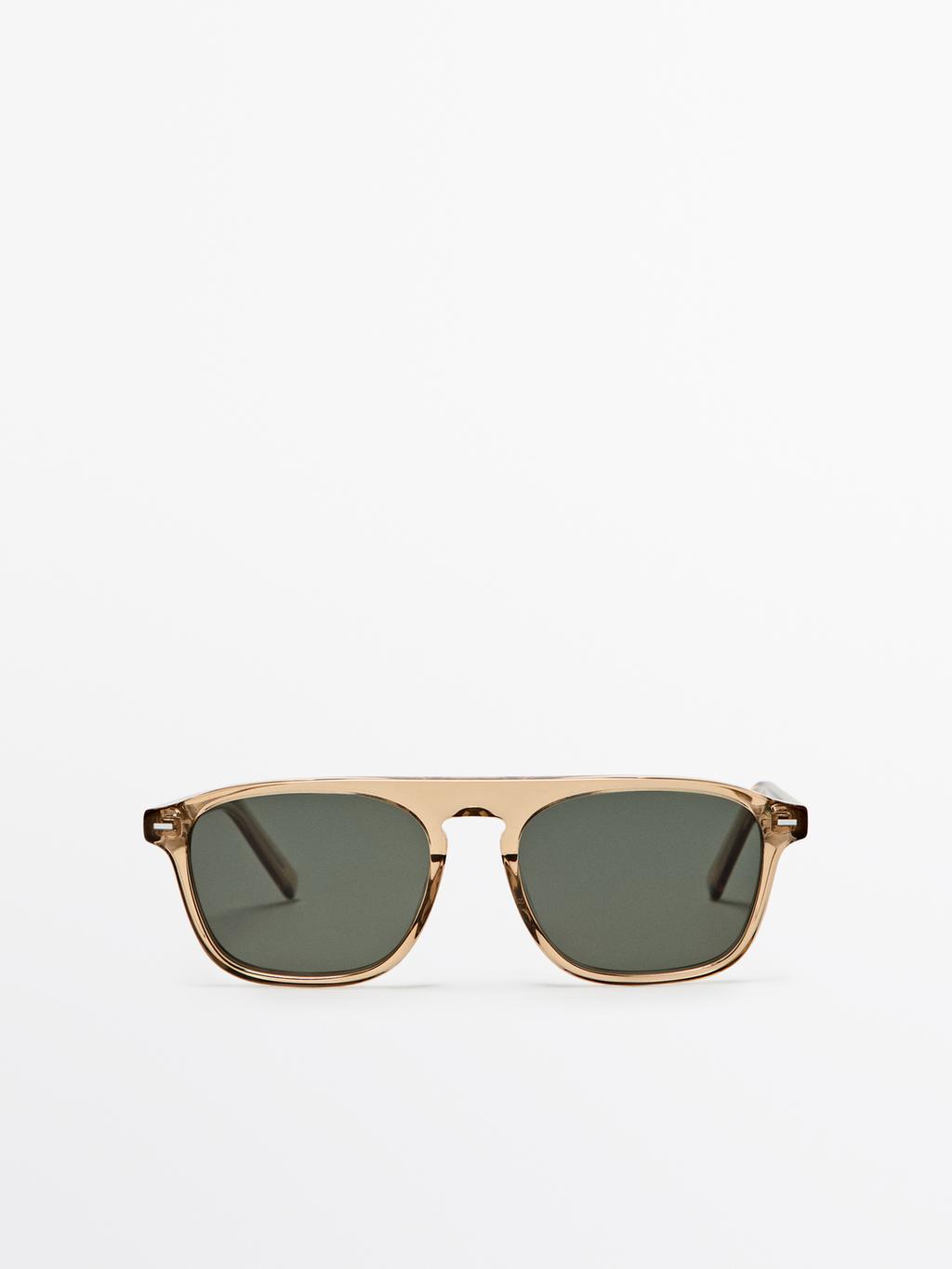 D-frame sunglasses