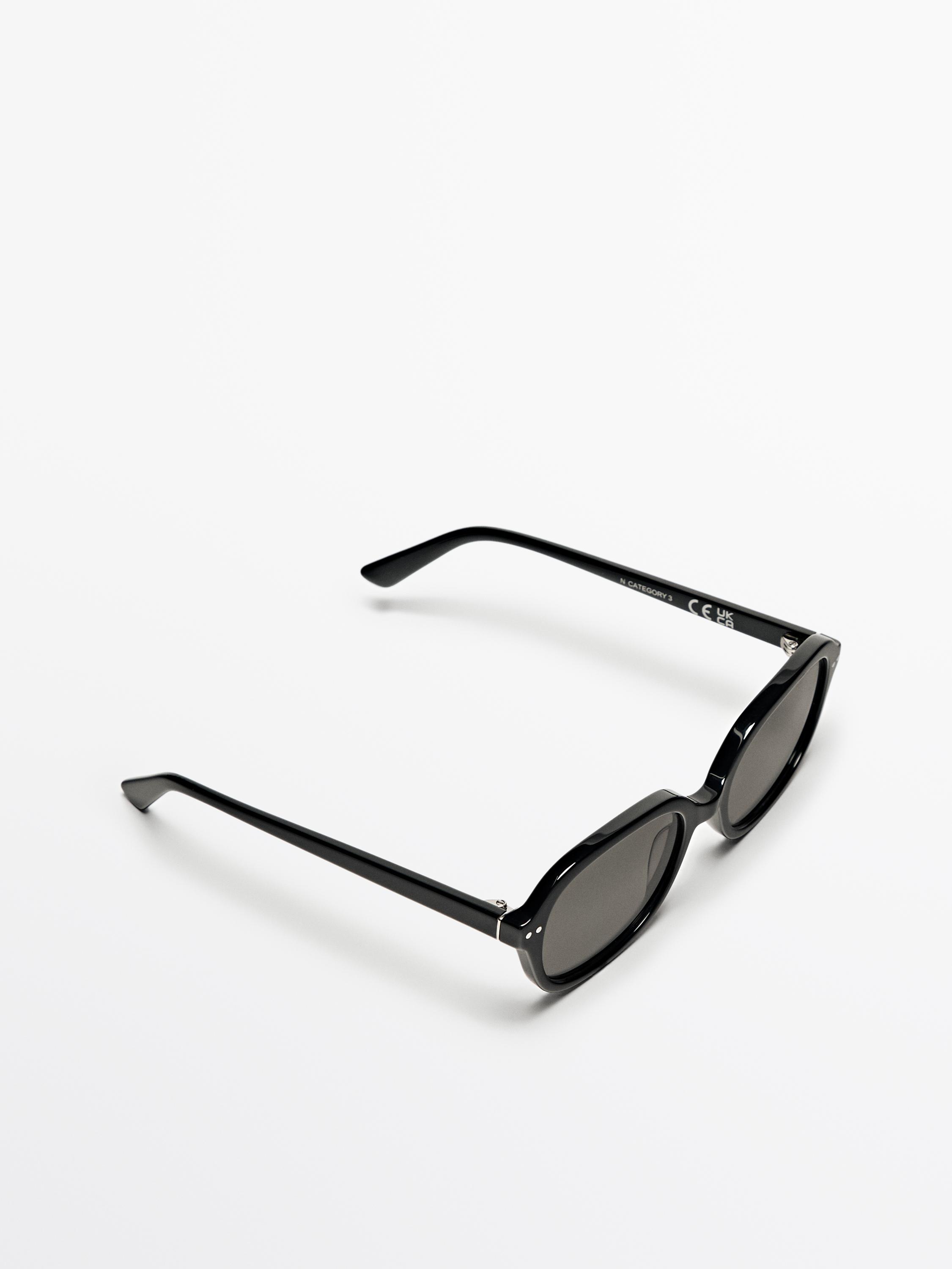 Oval sunglasses · Black · Accessories | Massimo Dutti Oval sunglasses · Black · Accessories | Massimo Dutti