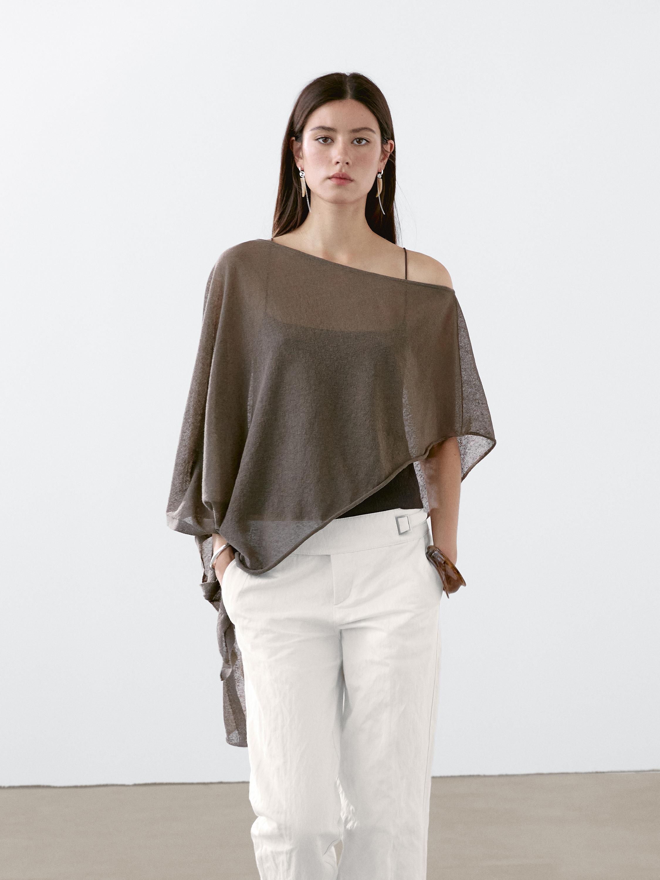 Asymmetrical cape with linen