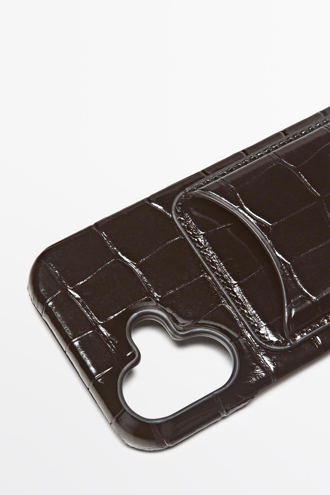 Textured Nappa leather iPhone 17 case — BROWN