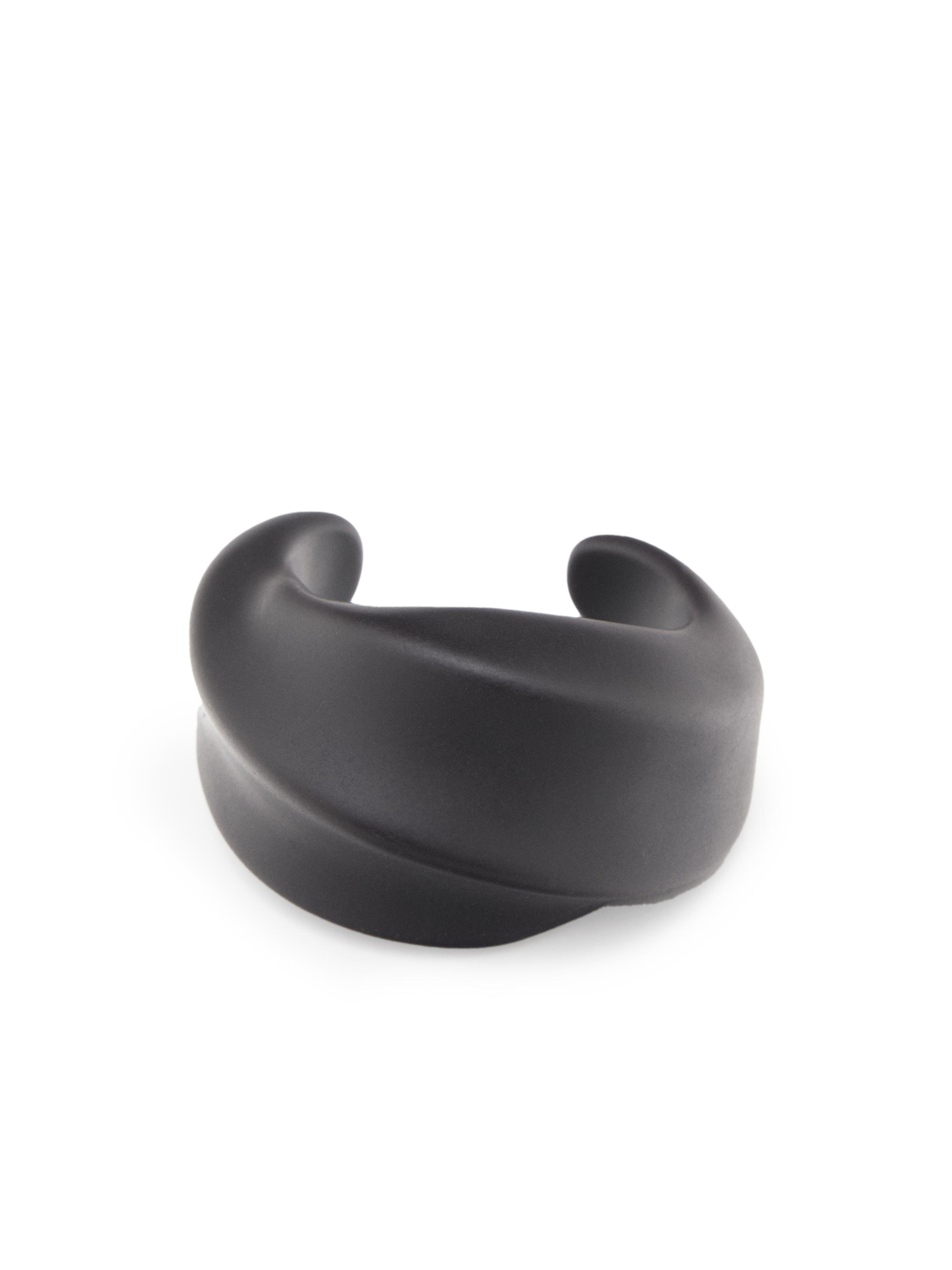 Wide moulded bracelet — BROWN