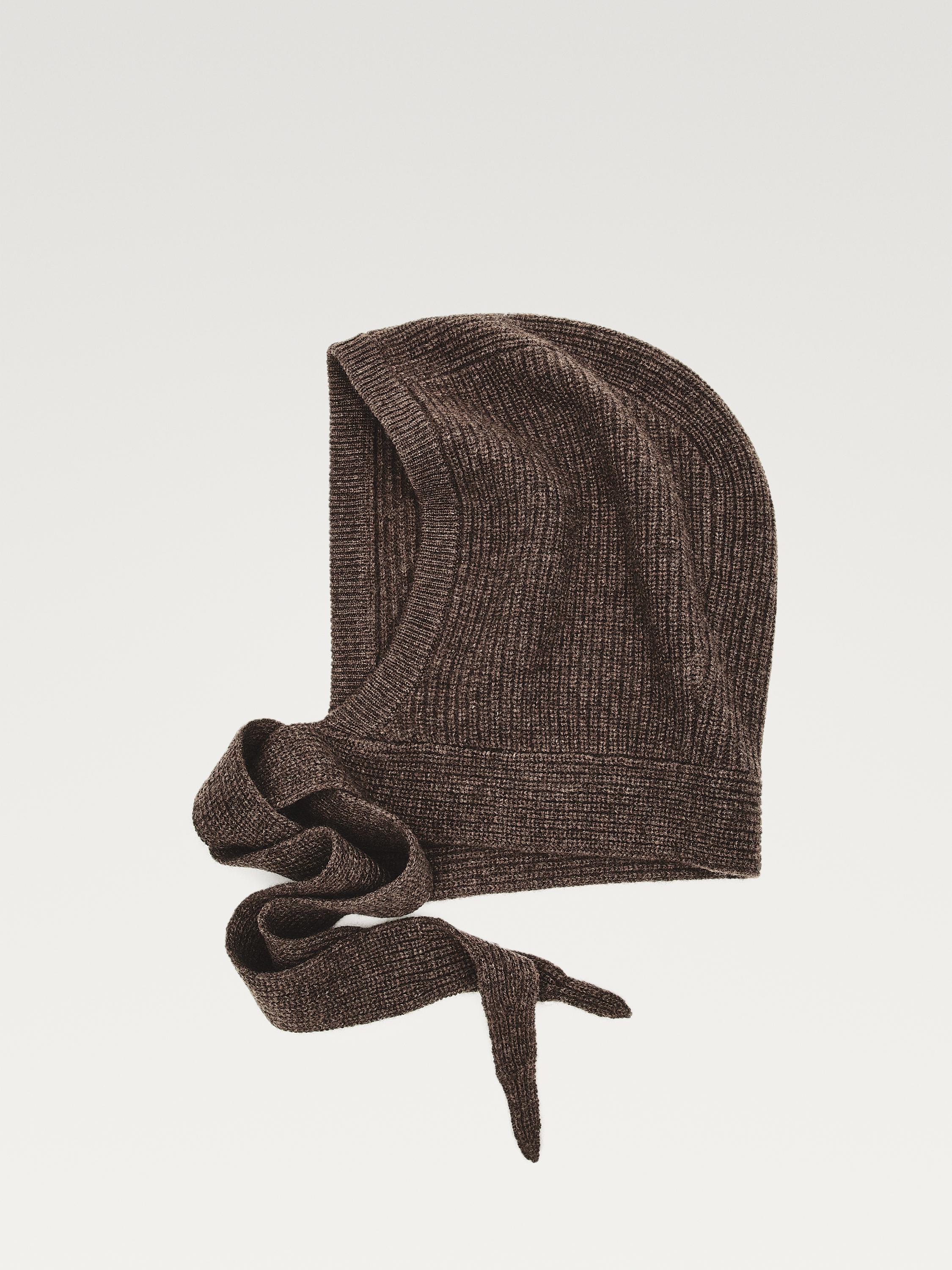 Knit hood with tie