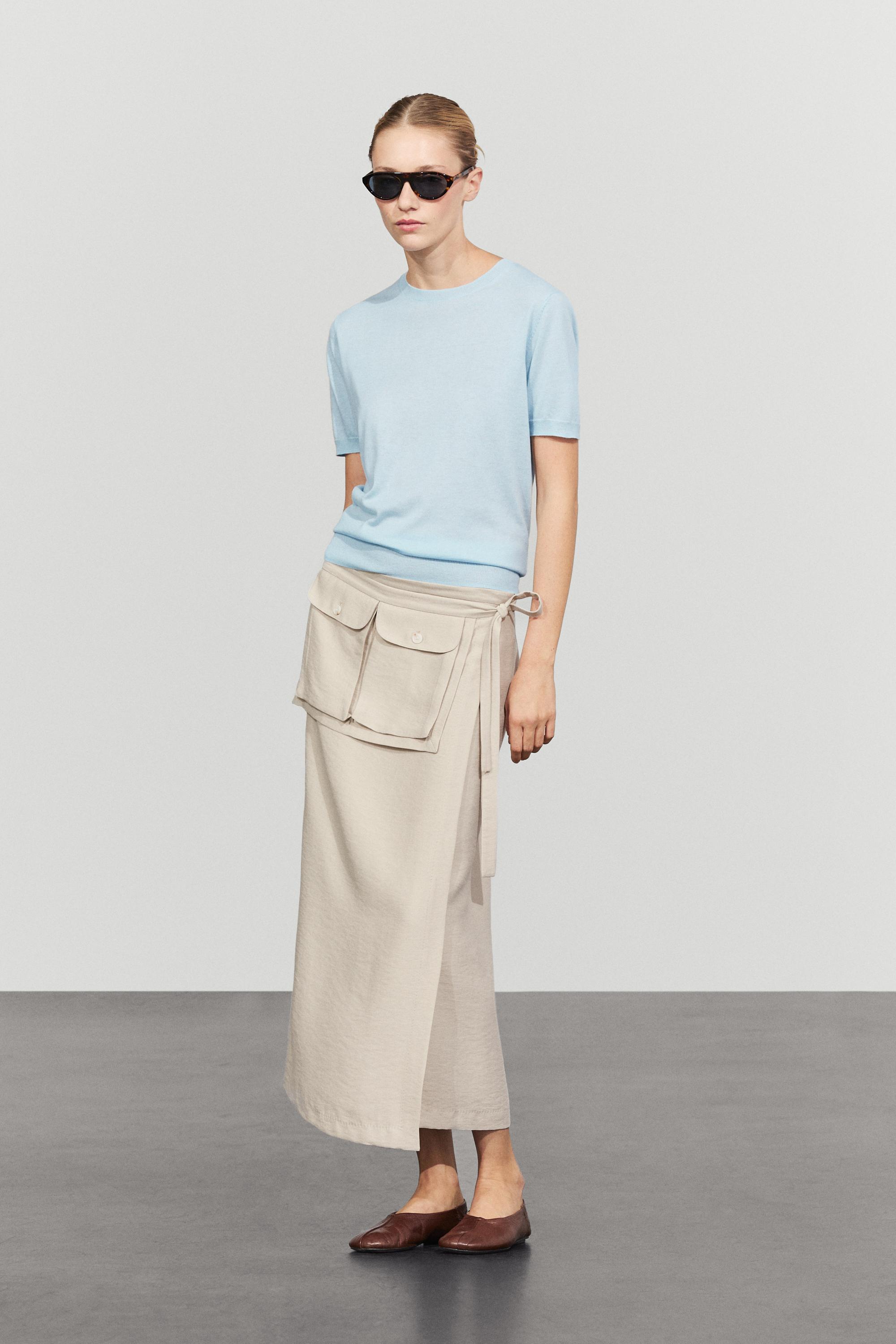 Short-sleeve fine-knit sweater — Light blue