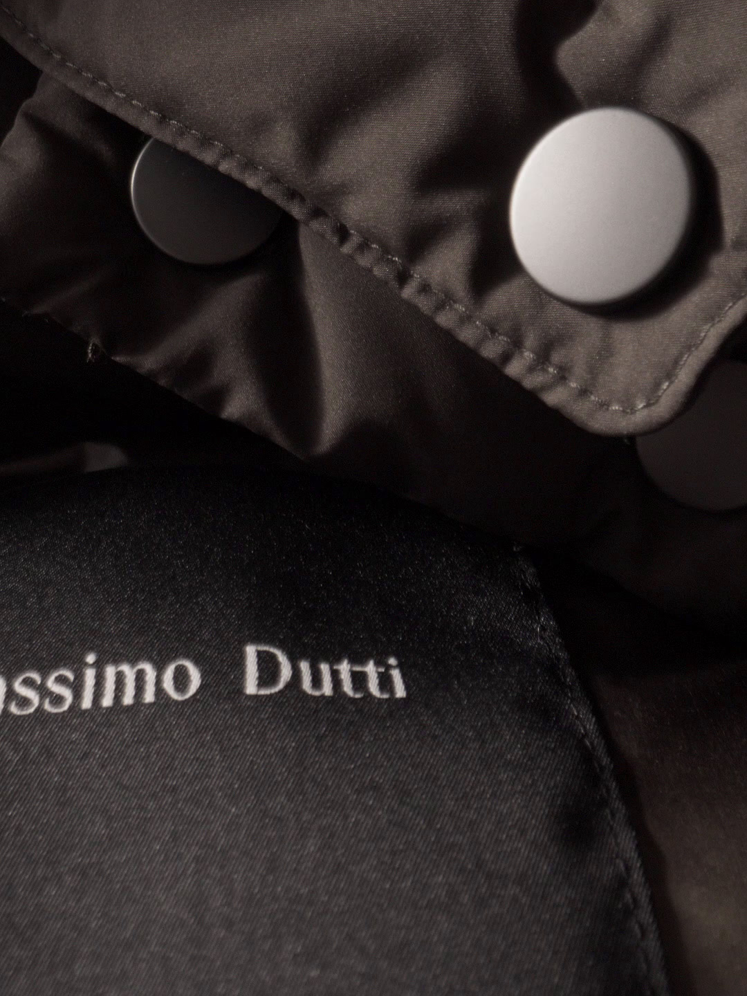 جاكيت منفوخ مقاوم للماء بغطاء رأس