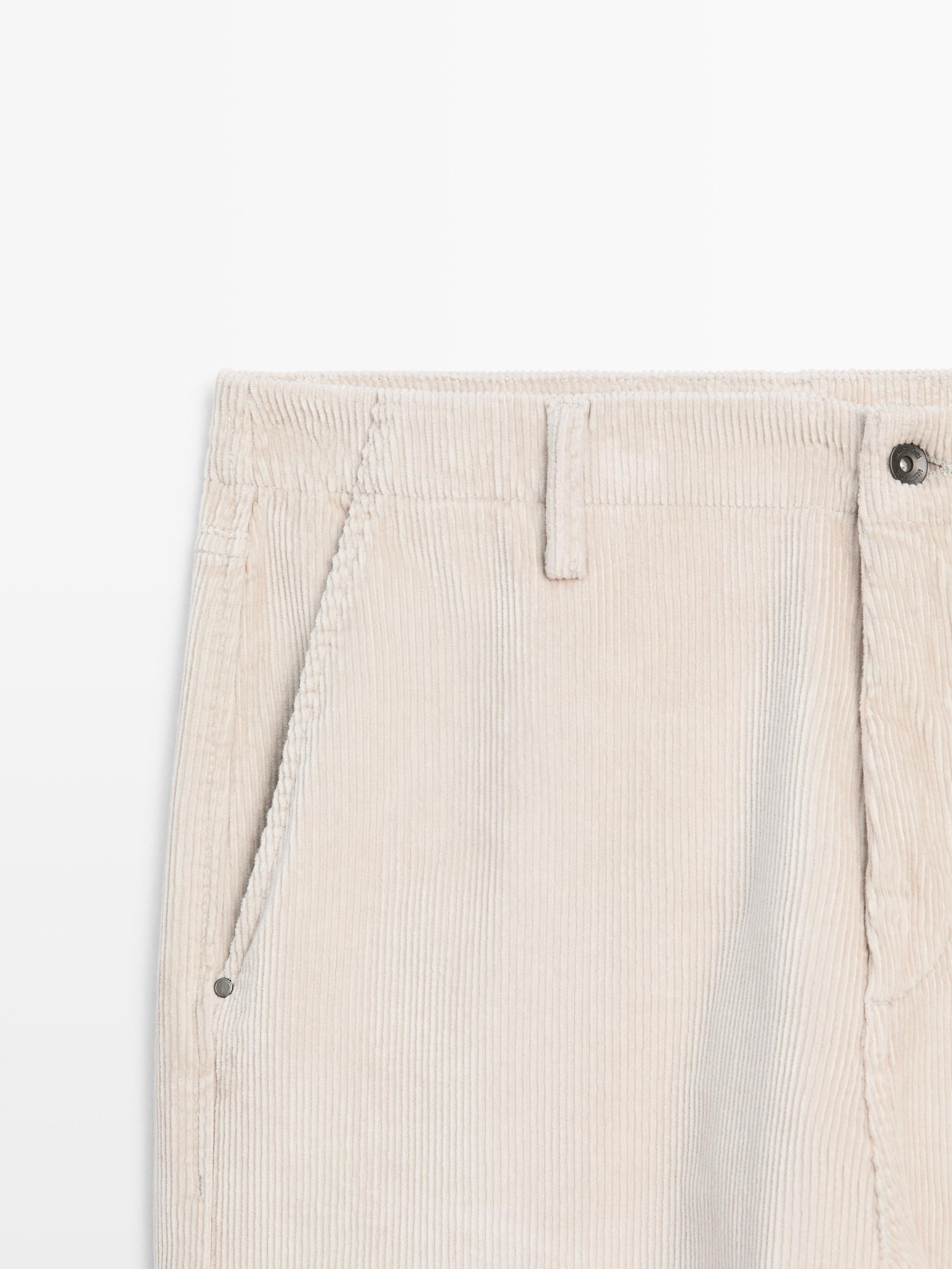 Sztruksowe spodnie relax fit z efektem denimu
