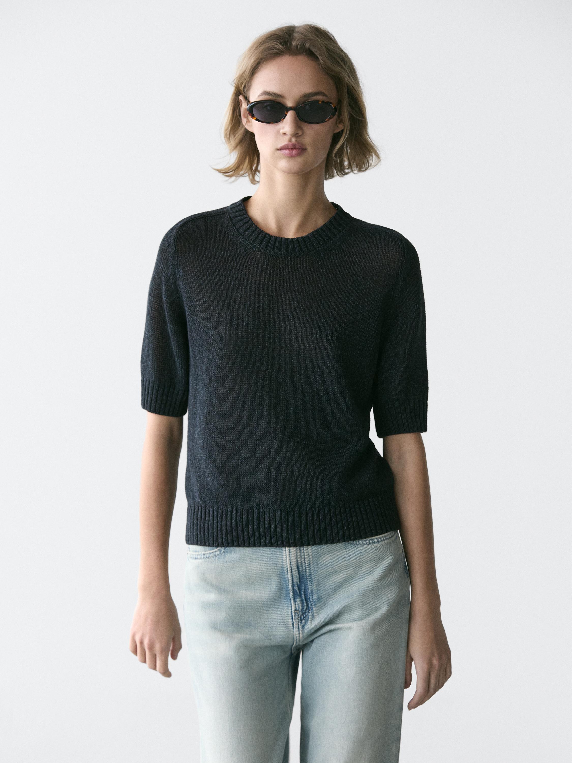Short sleeve knit sweater