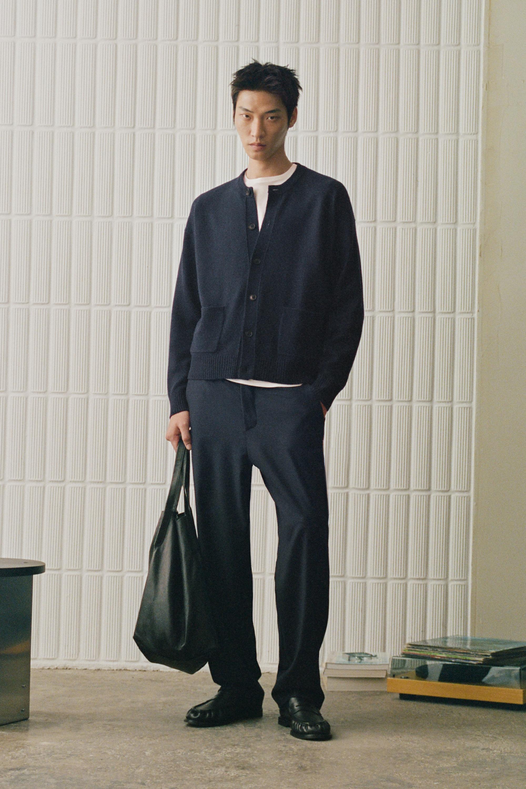 100% wool knit cardigan with pockets