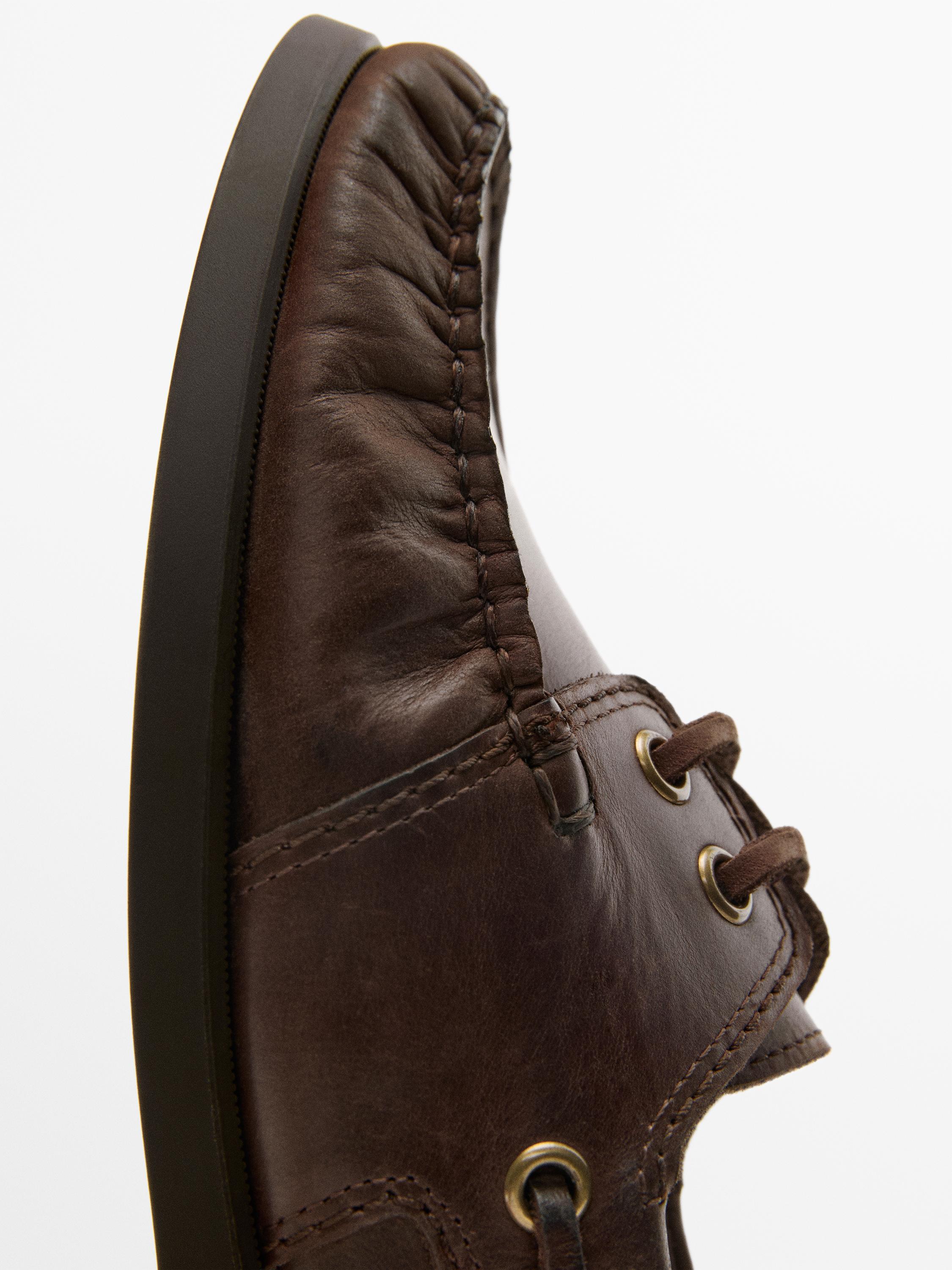 Oiled leather deck shoes — BROWN