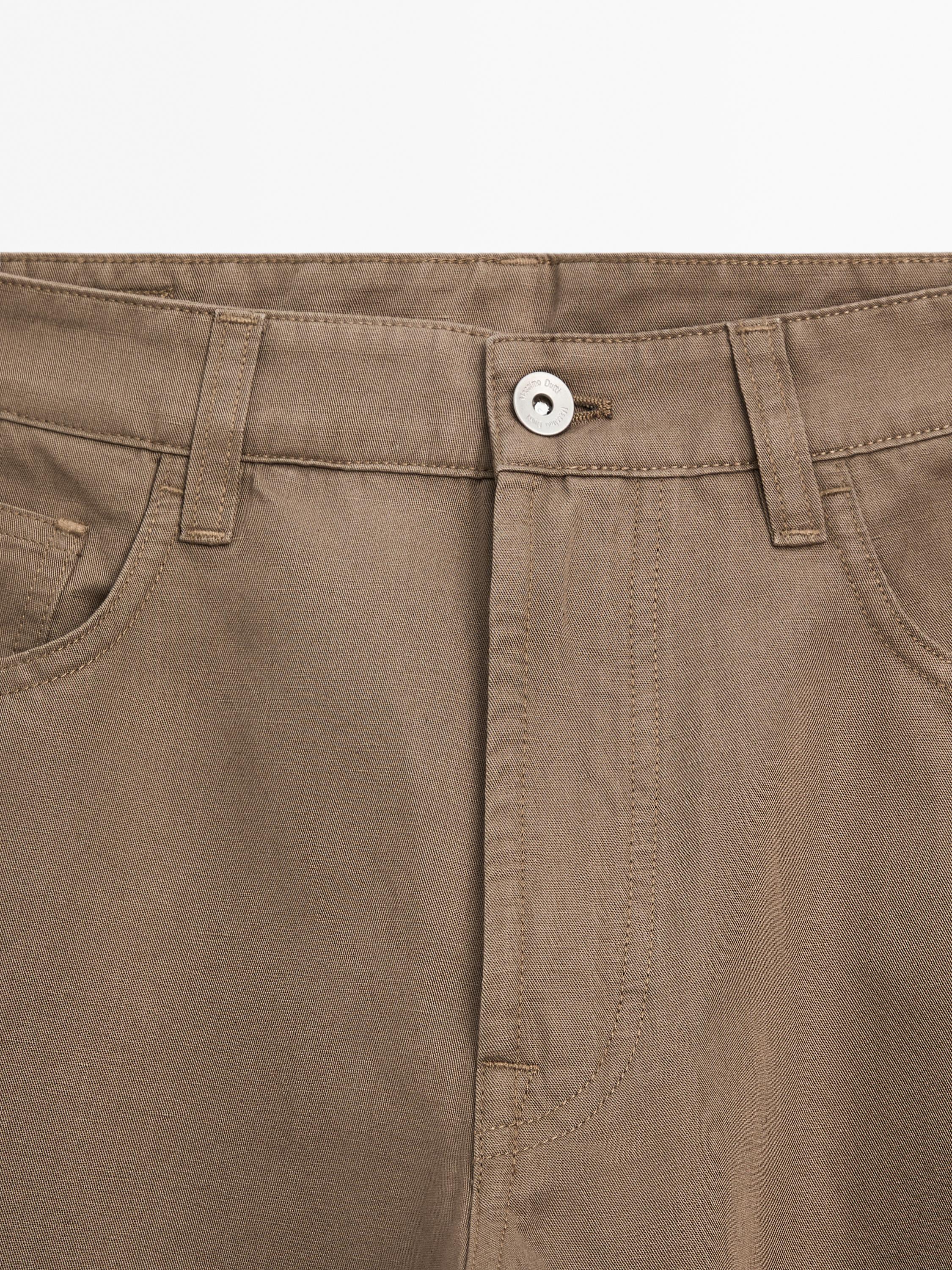 Pantalón tapered fit con algodón