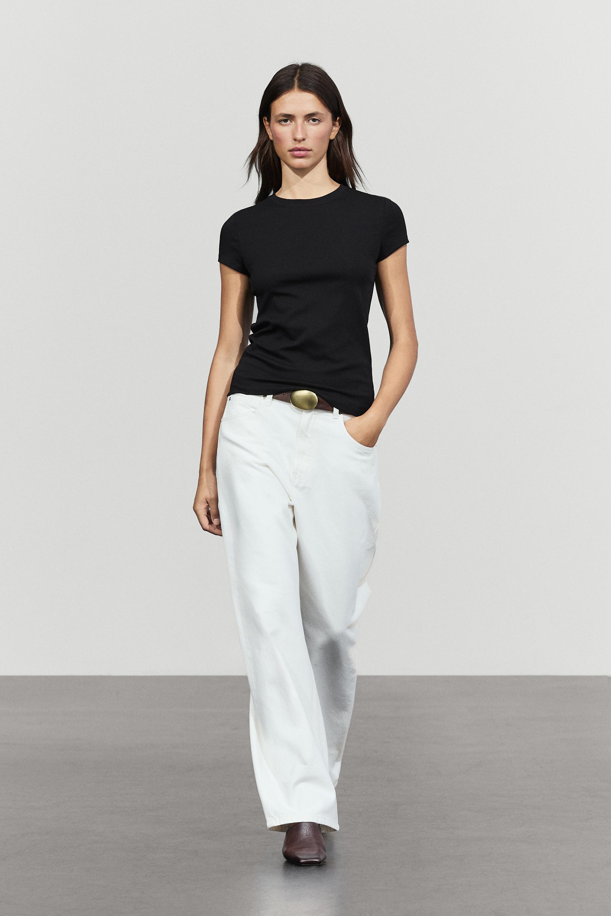 Short sleeve slim fit T-shirt