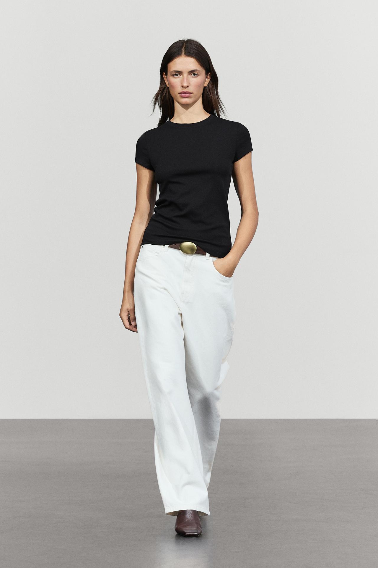 Short sleeve slim fit T-shirt — BLACK