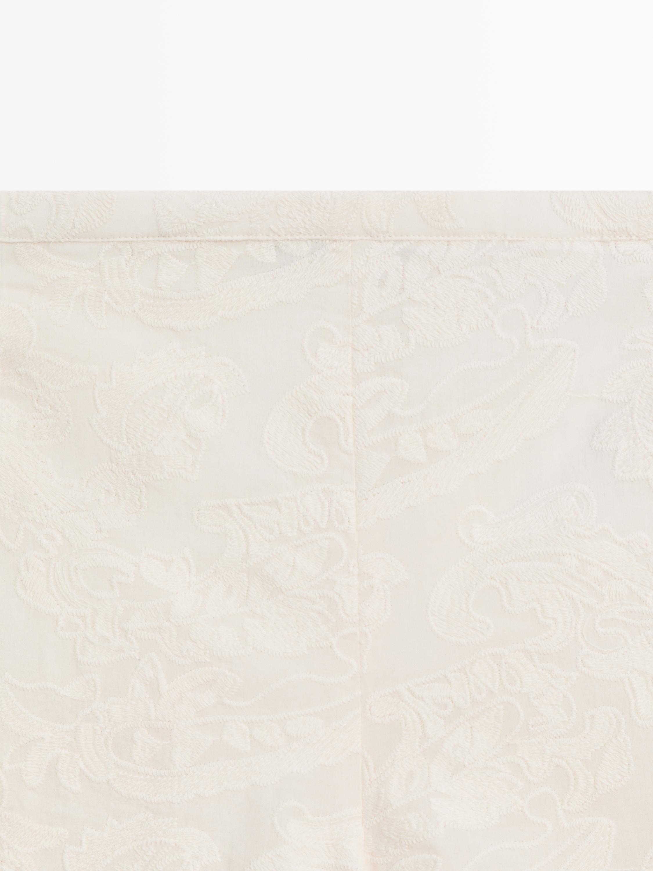 Shorts with fabric detail — Beige