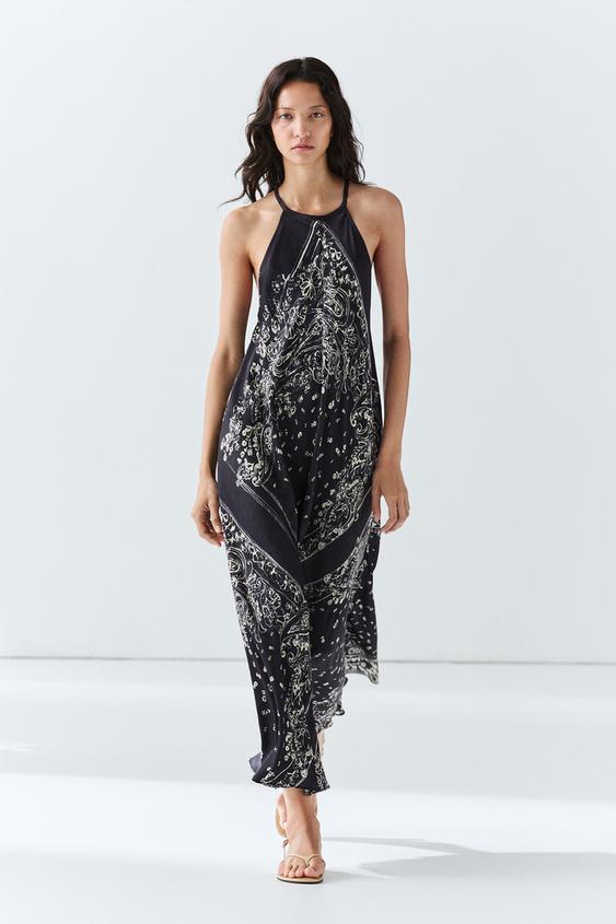 Paisley desenli dökümlü halter yaka uzun elbise