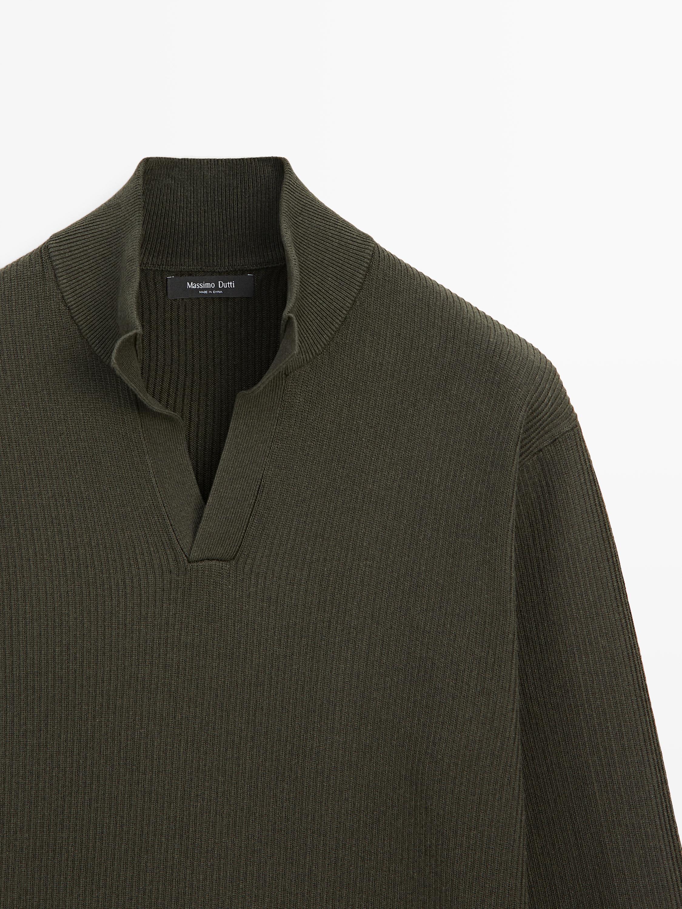 Mock neck knit sweater with V-neck — DARK GREEN