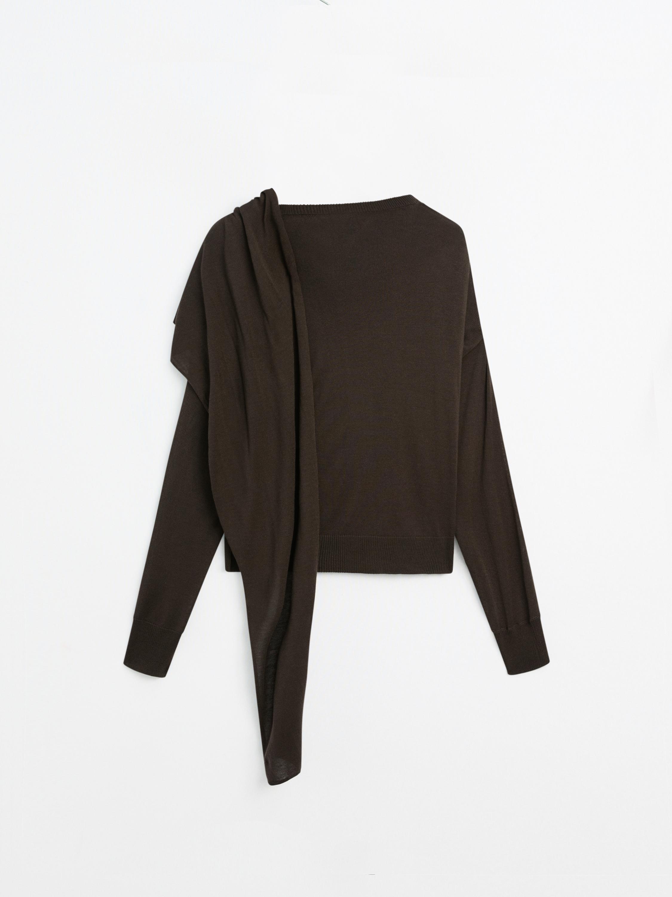 Pull en maille avec foulard