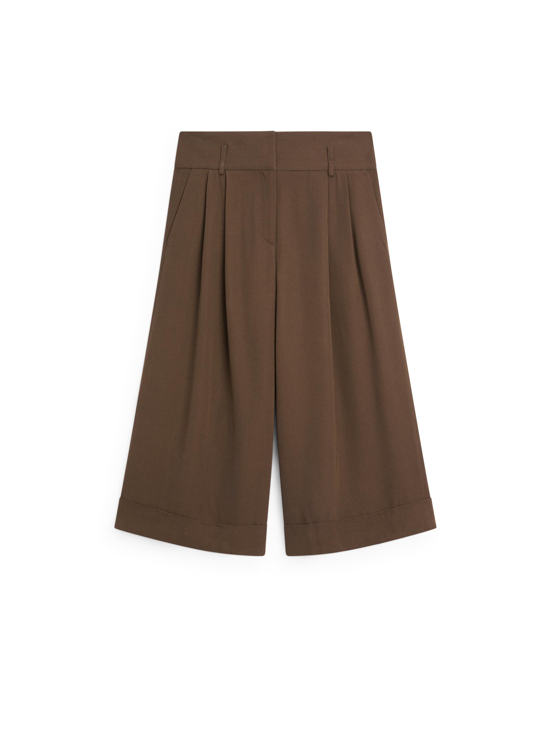 Long Bermuda shorts with turn-up hems — GREEN