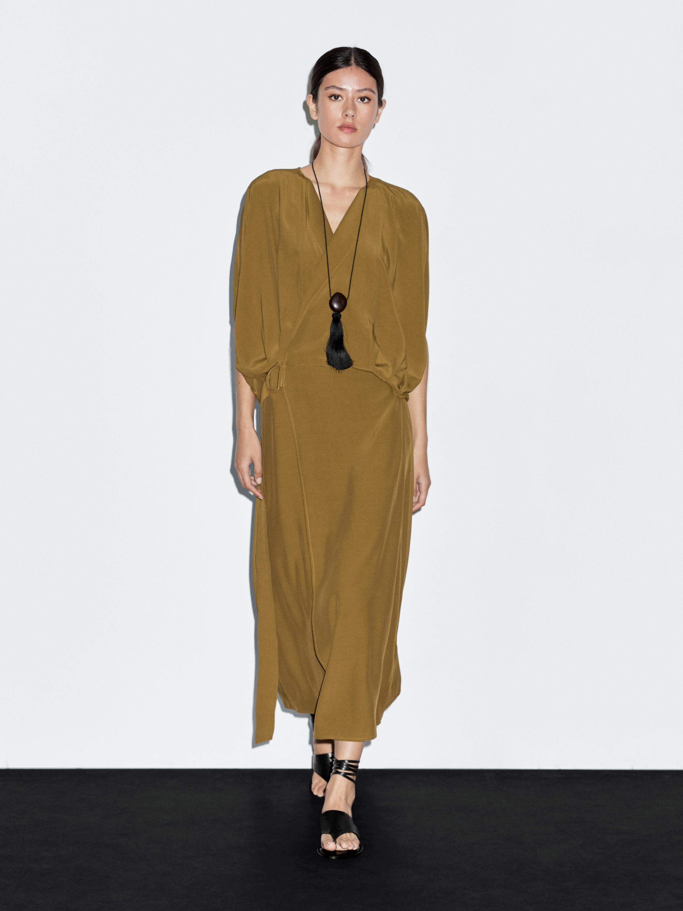 Wrap dress with buckle