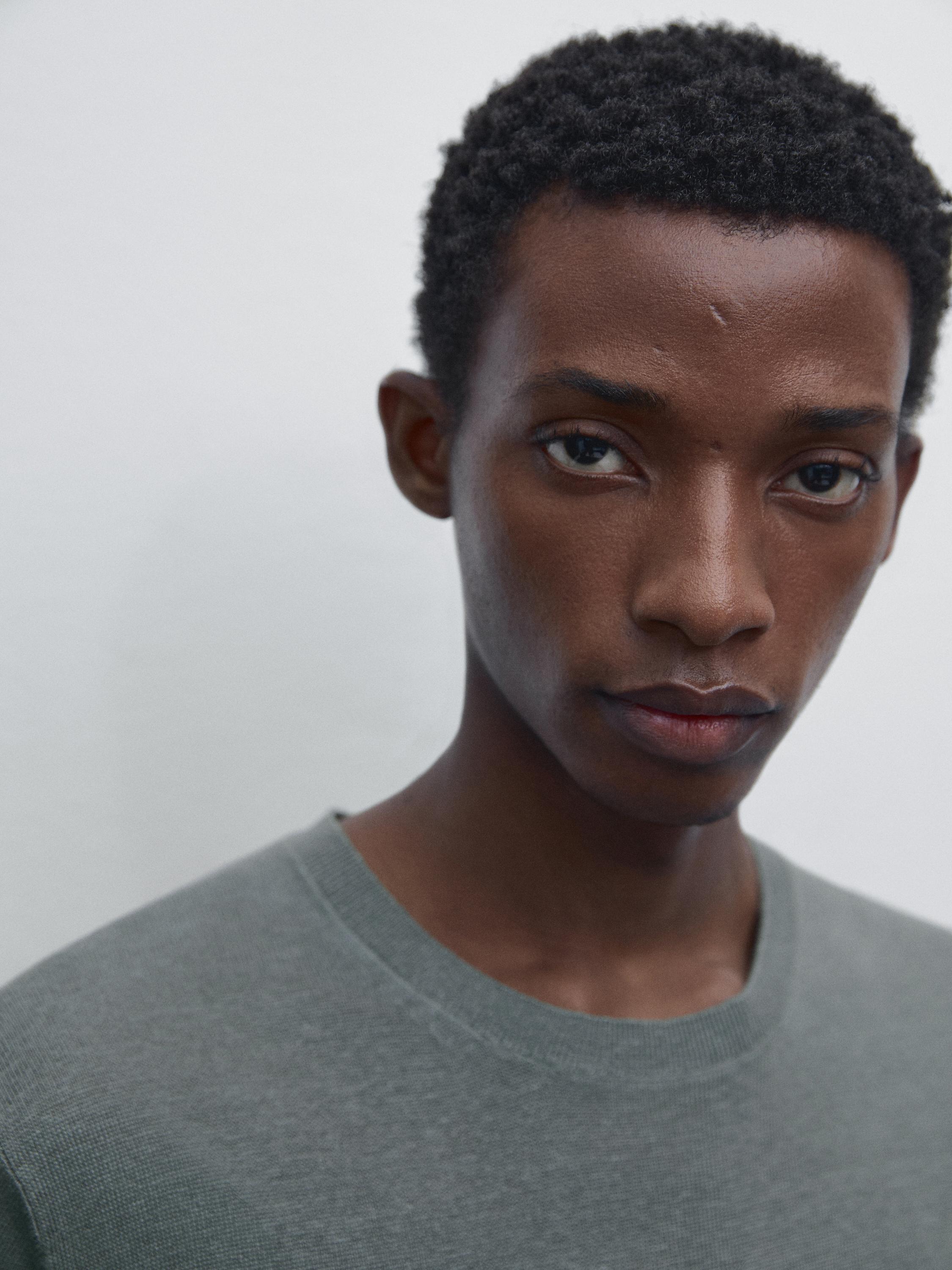 تيشرت محاك بأكمام قصيرة كتان 100%