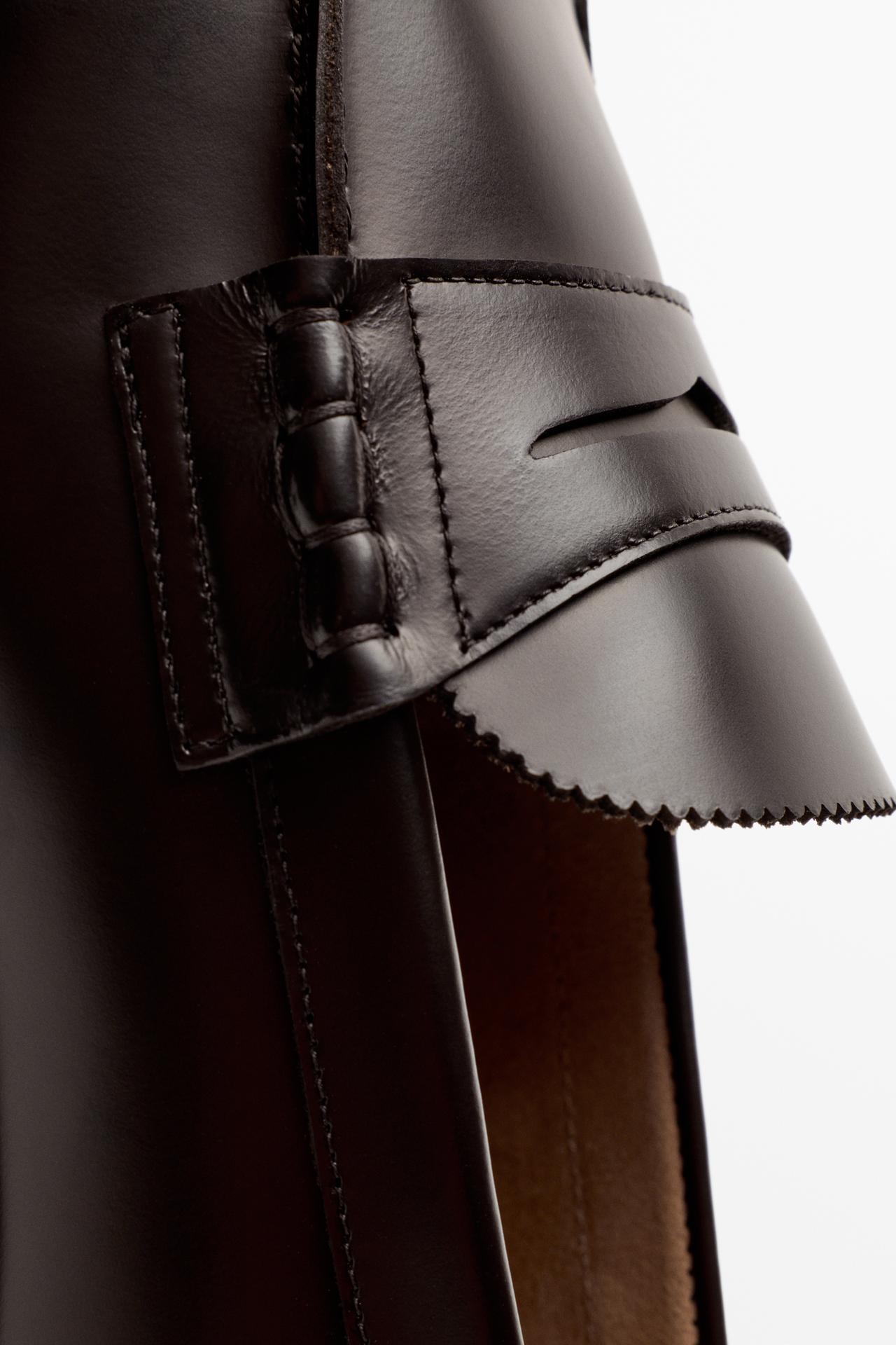 Leather penny loafer — BROWN