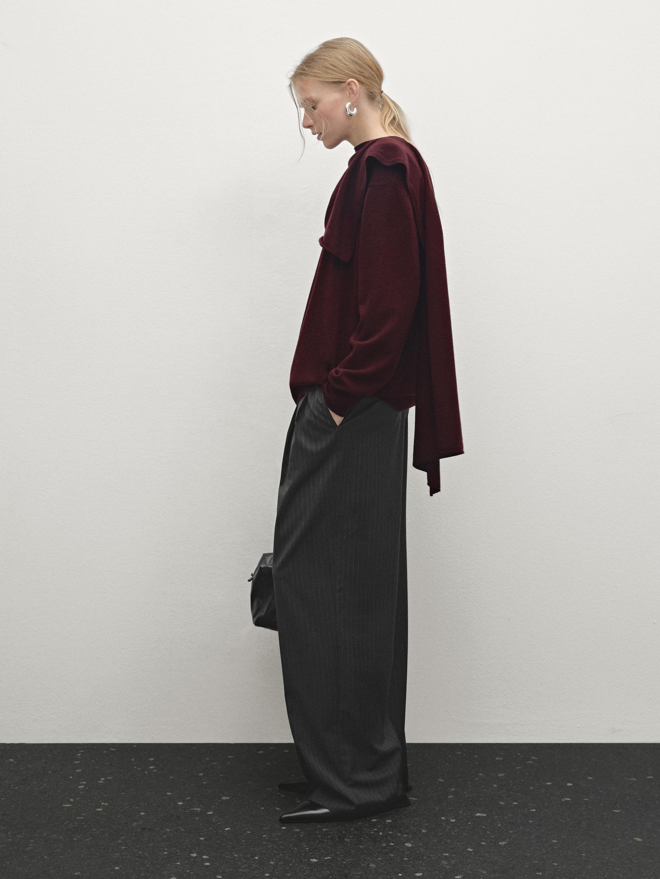 100% wool sweater with scarf