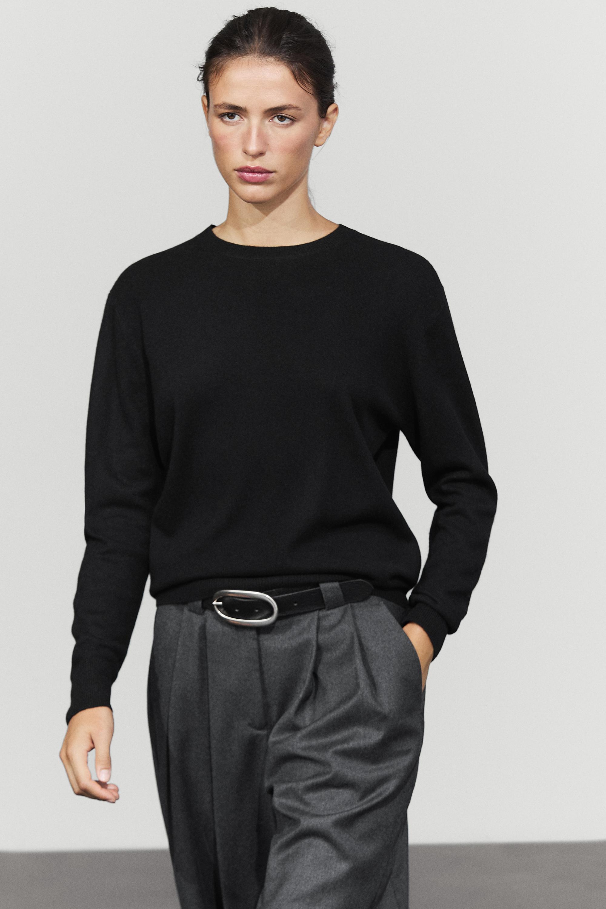 Wool blend knit sweater with round neck