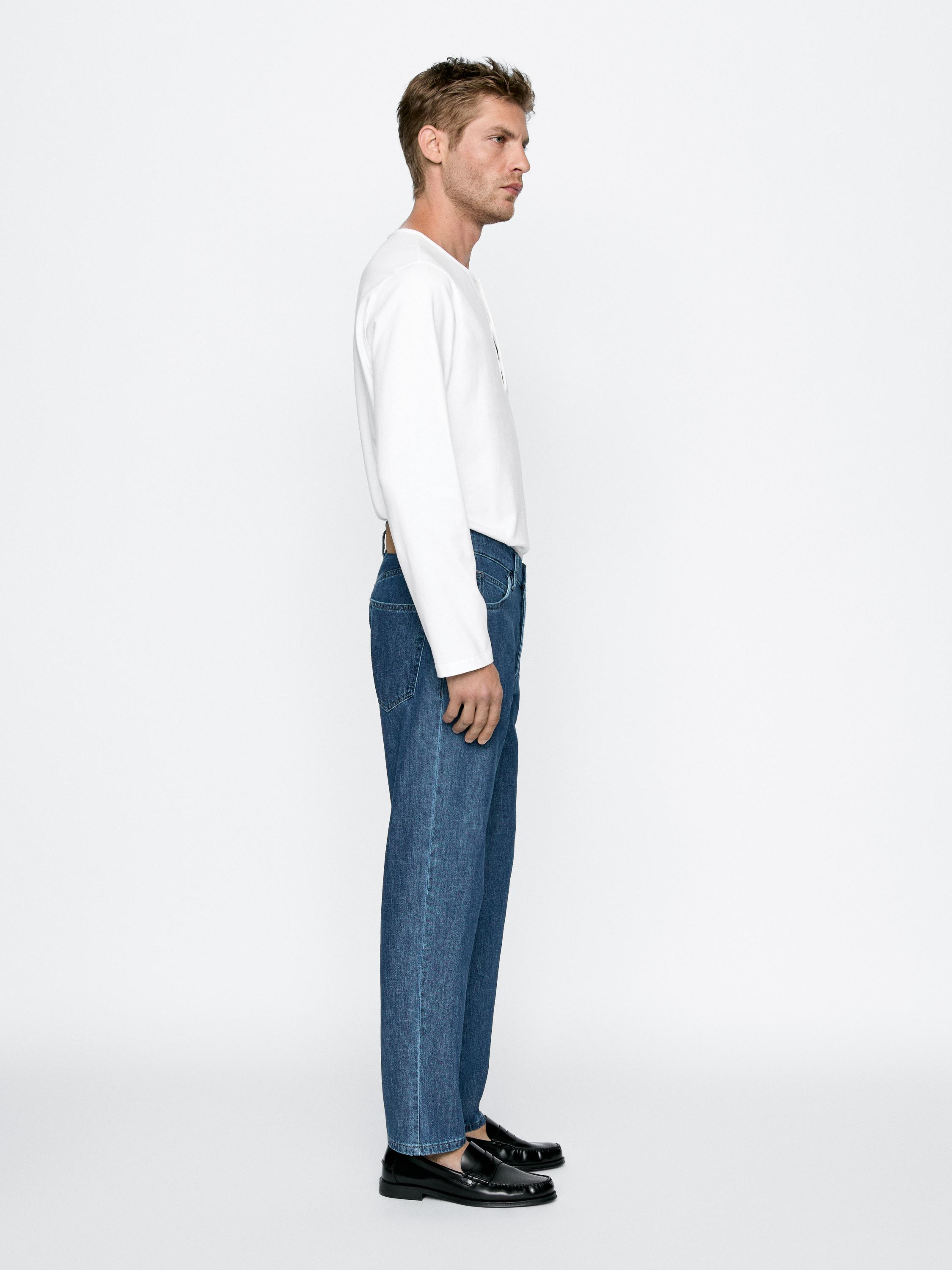 Lightweight tapered fit jeans