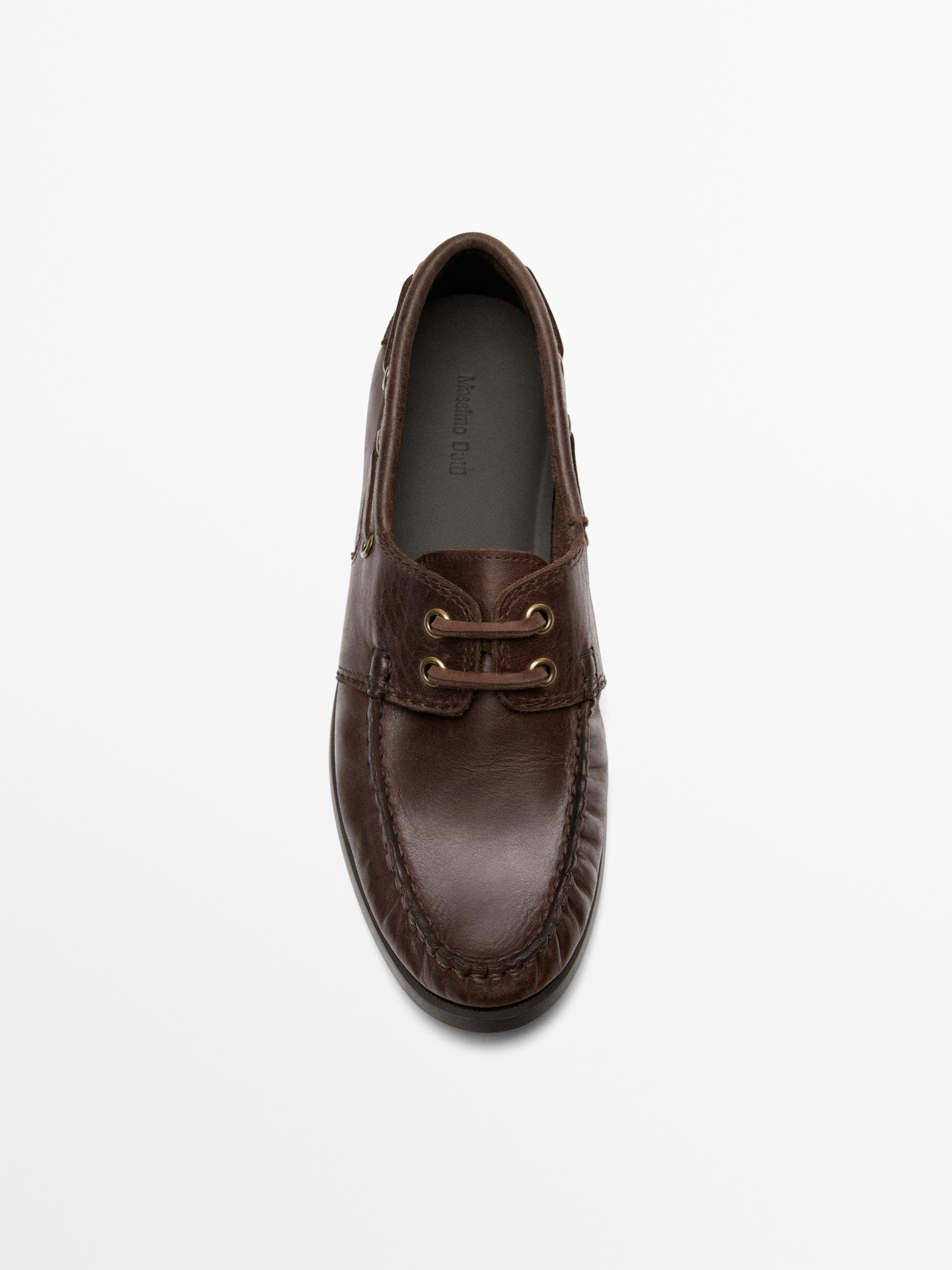 Oiled leather deck shoes — BROWN