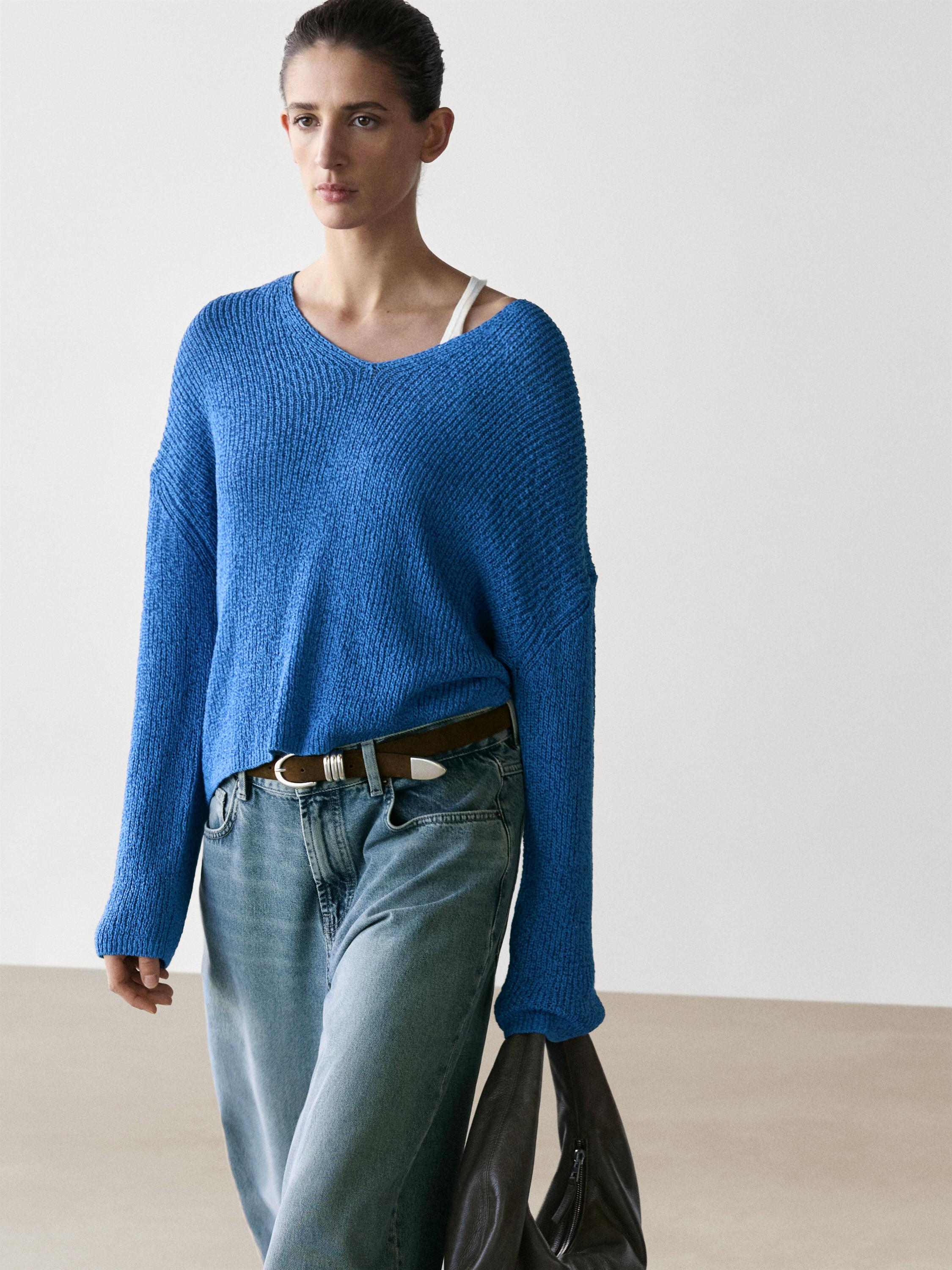 Cotton blend V-neck knit sweater — BLUISH