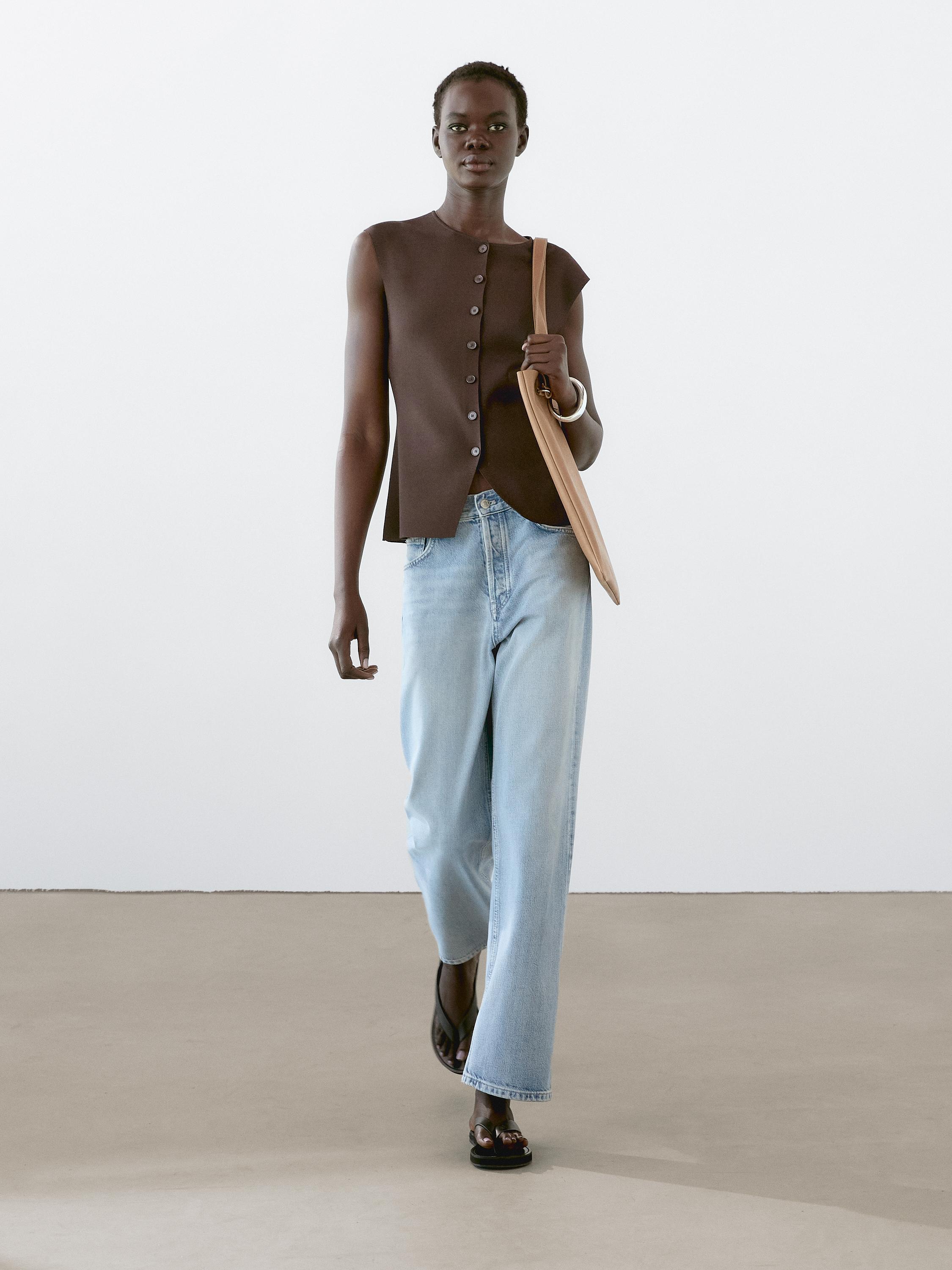 Gilet habillé en maille avec boutons · Marron · Vestes Massimo Dutti