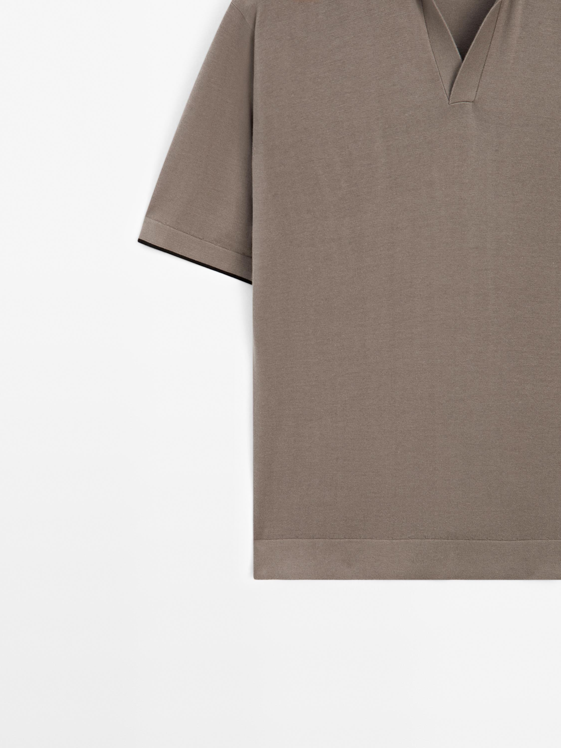 Knit polo shirt with contrast detail