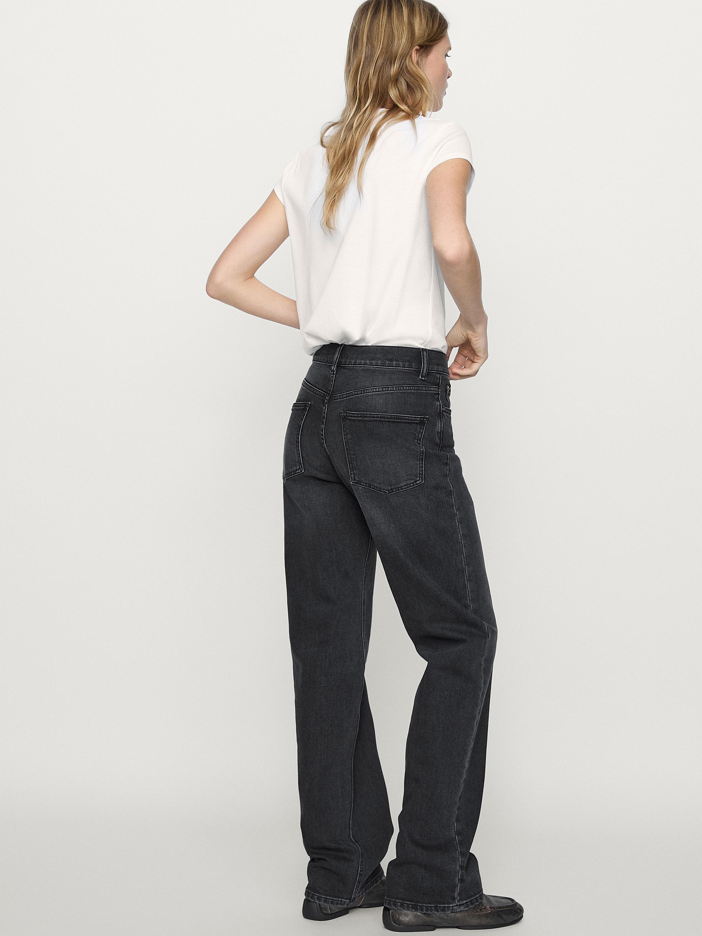 Straight-leg high-waist jeans