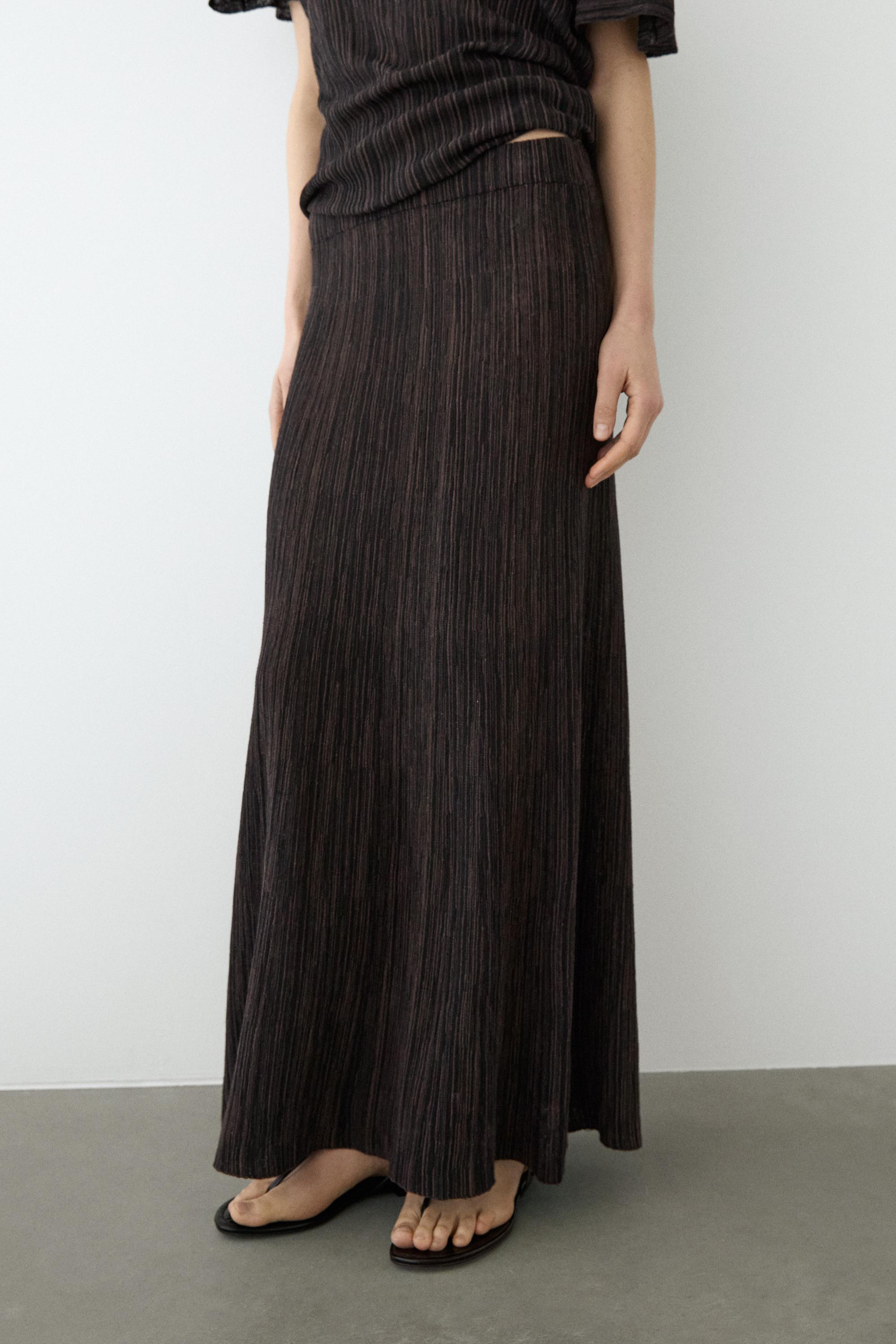 Total look pleated midi skirt with striped detail — Chocolate